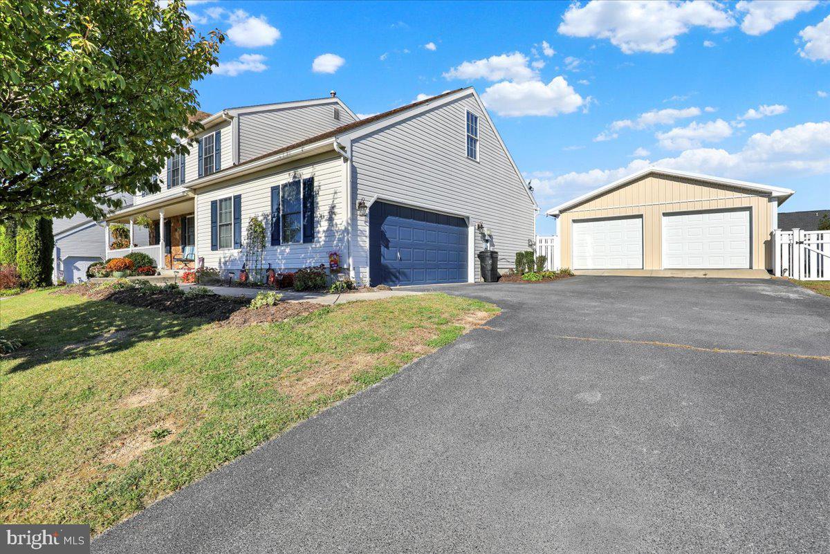 48 HICKORY LANE
