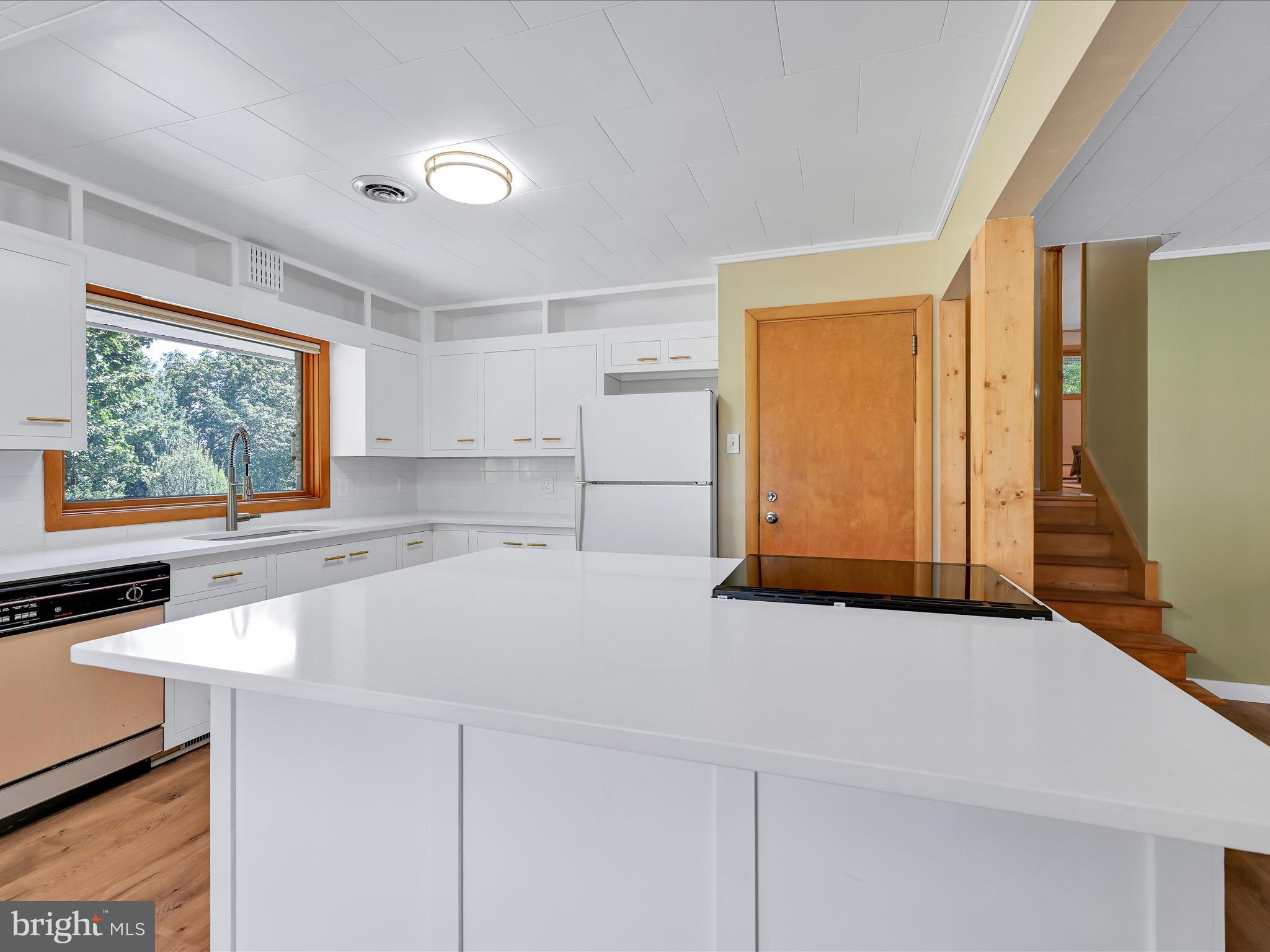 GLENN ACRES - Residential