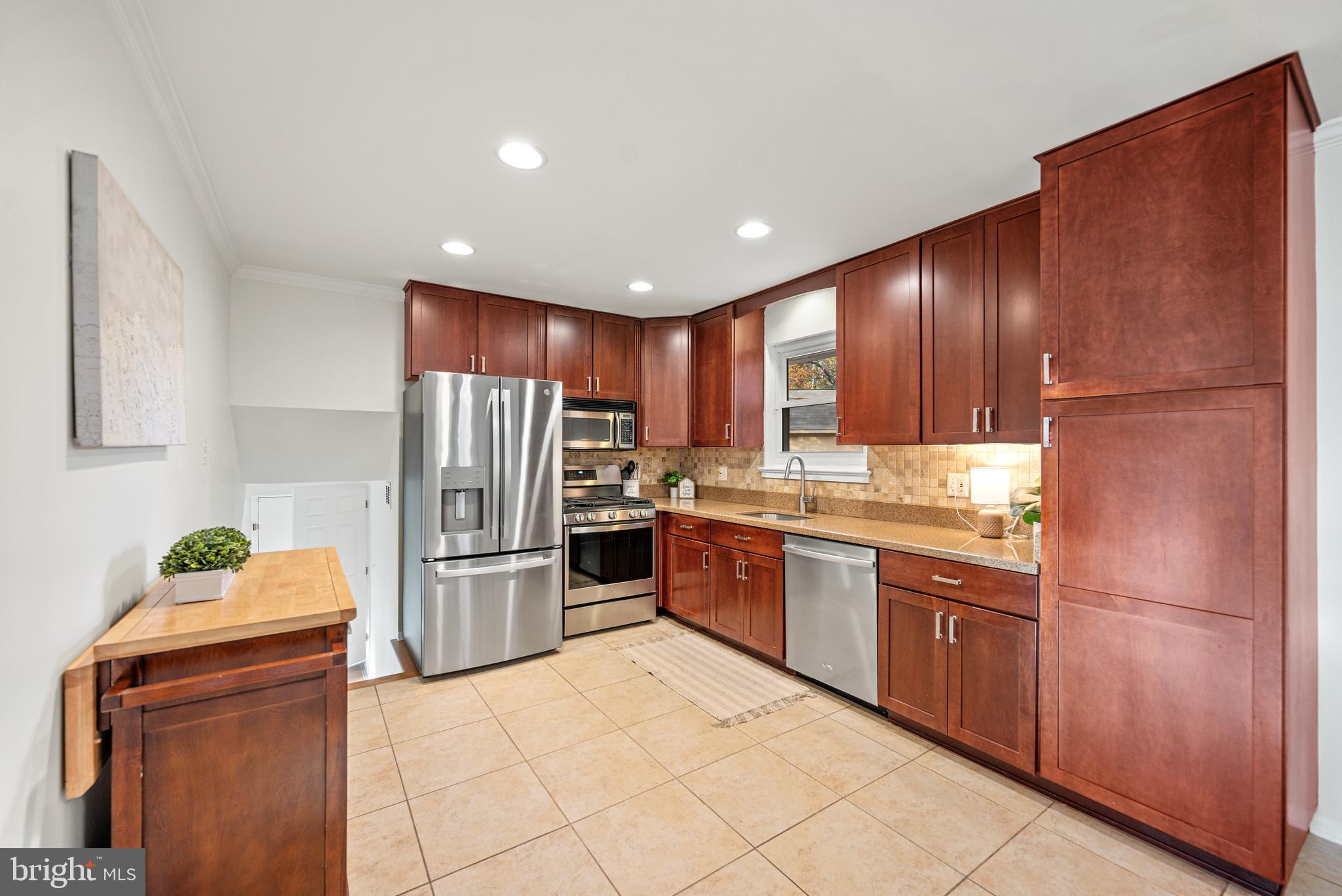 7104 VERMILLION PLACE