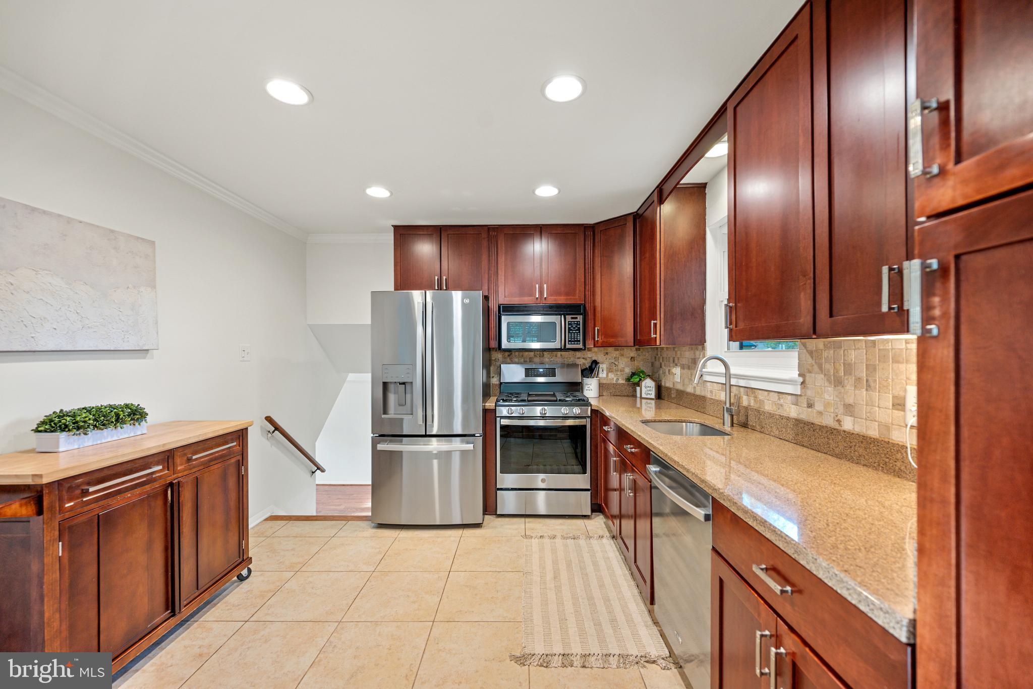 7104 VERMILLION PLACE