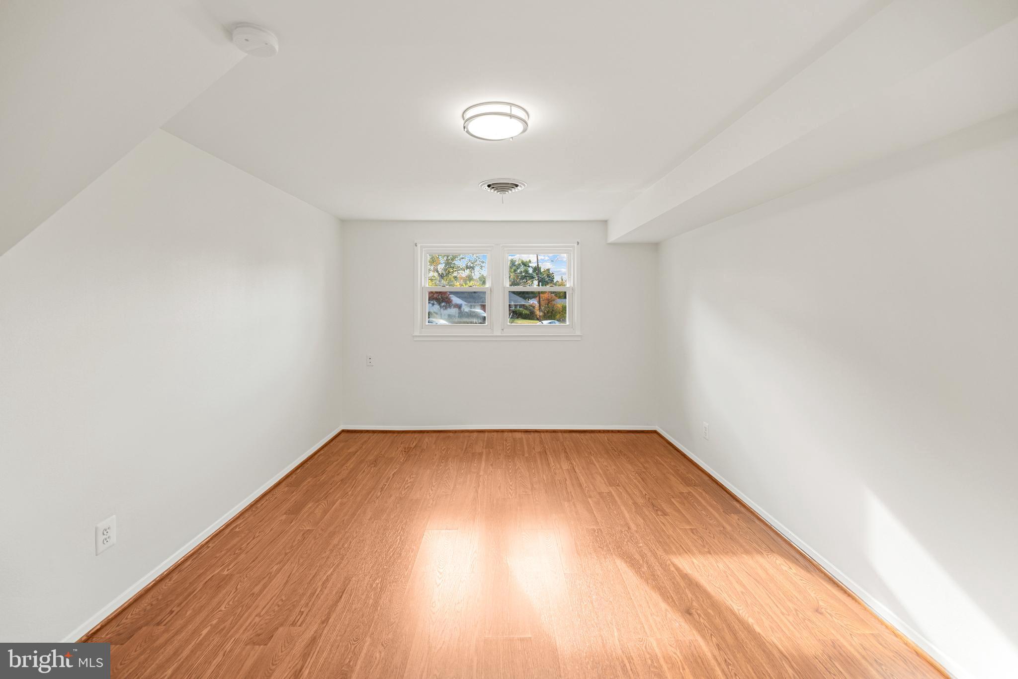 CRESTWOOD MANOR - Residential