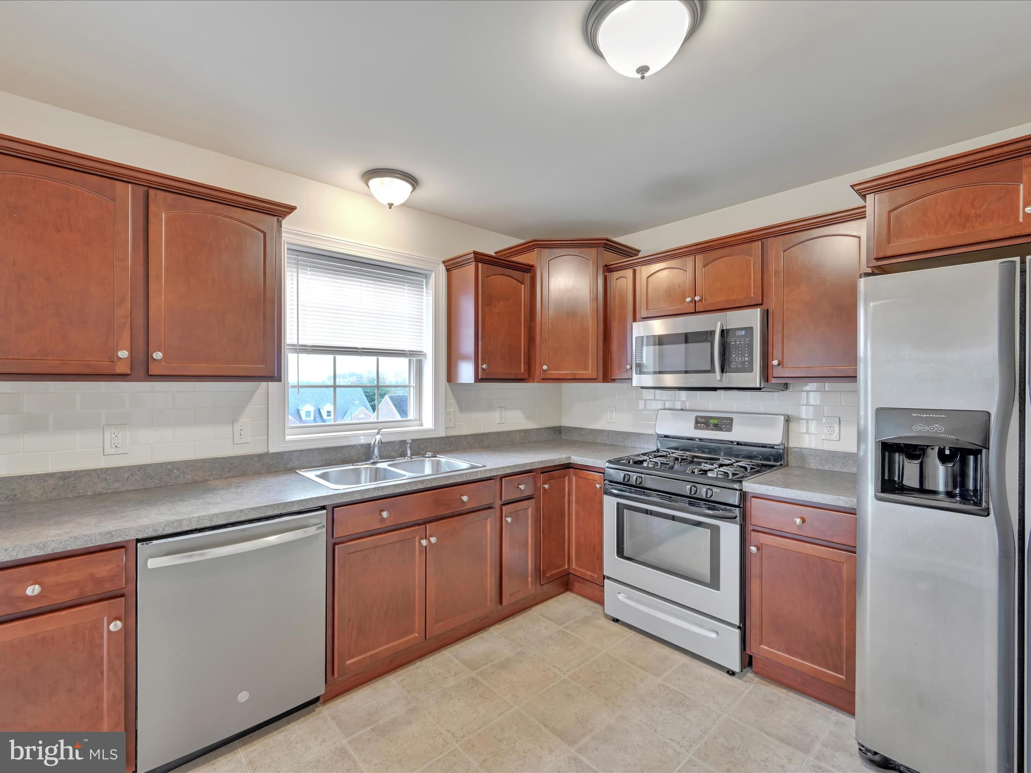 SUMMIT HILLS - Residential