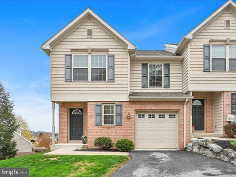 Photo of 413 Hillside Drive, MOUNTVILLE, PA 17554 (MLS # PALA2065548)