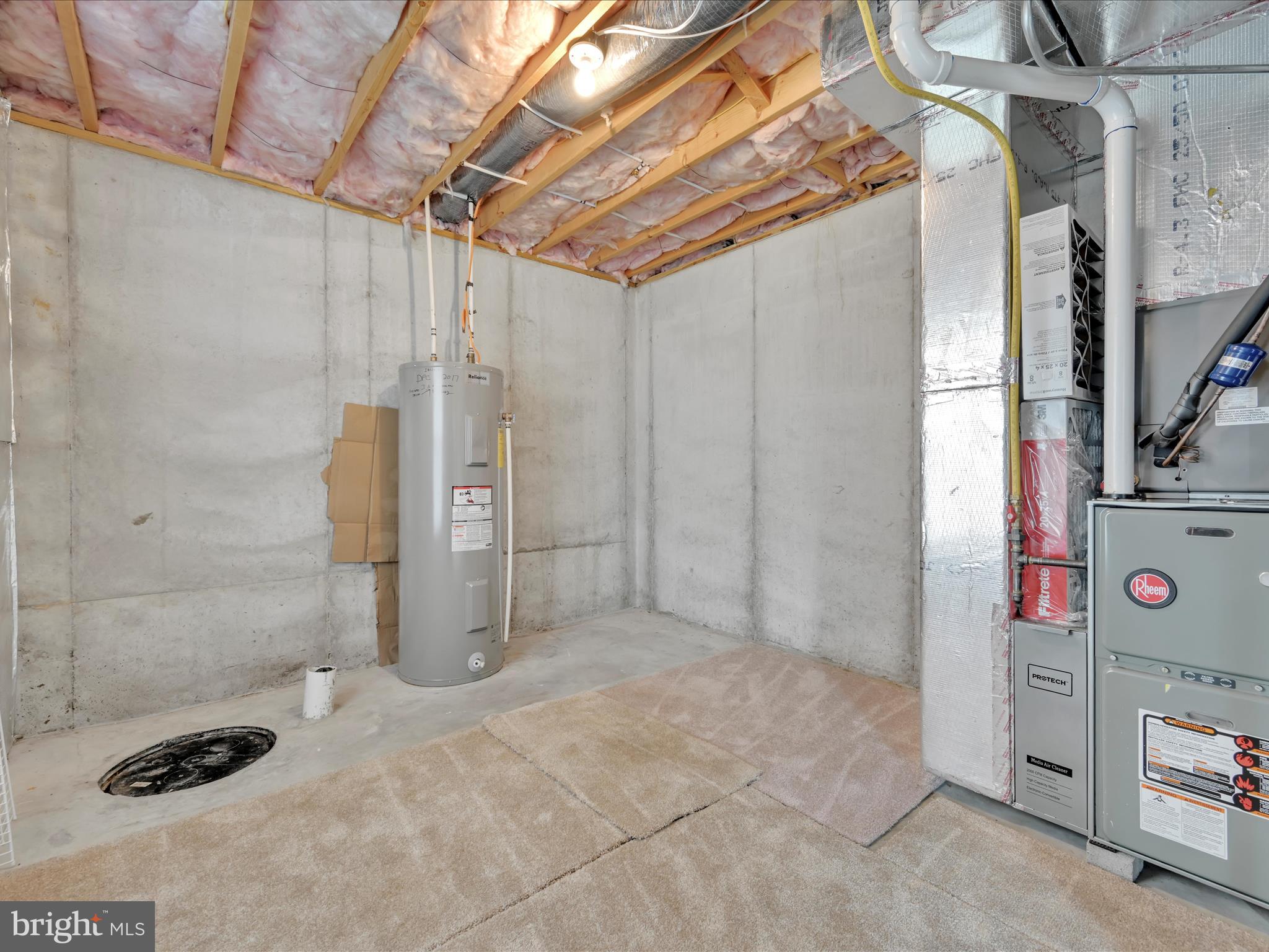 SUMMIT HILLS - Residential