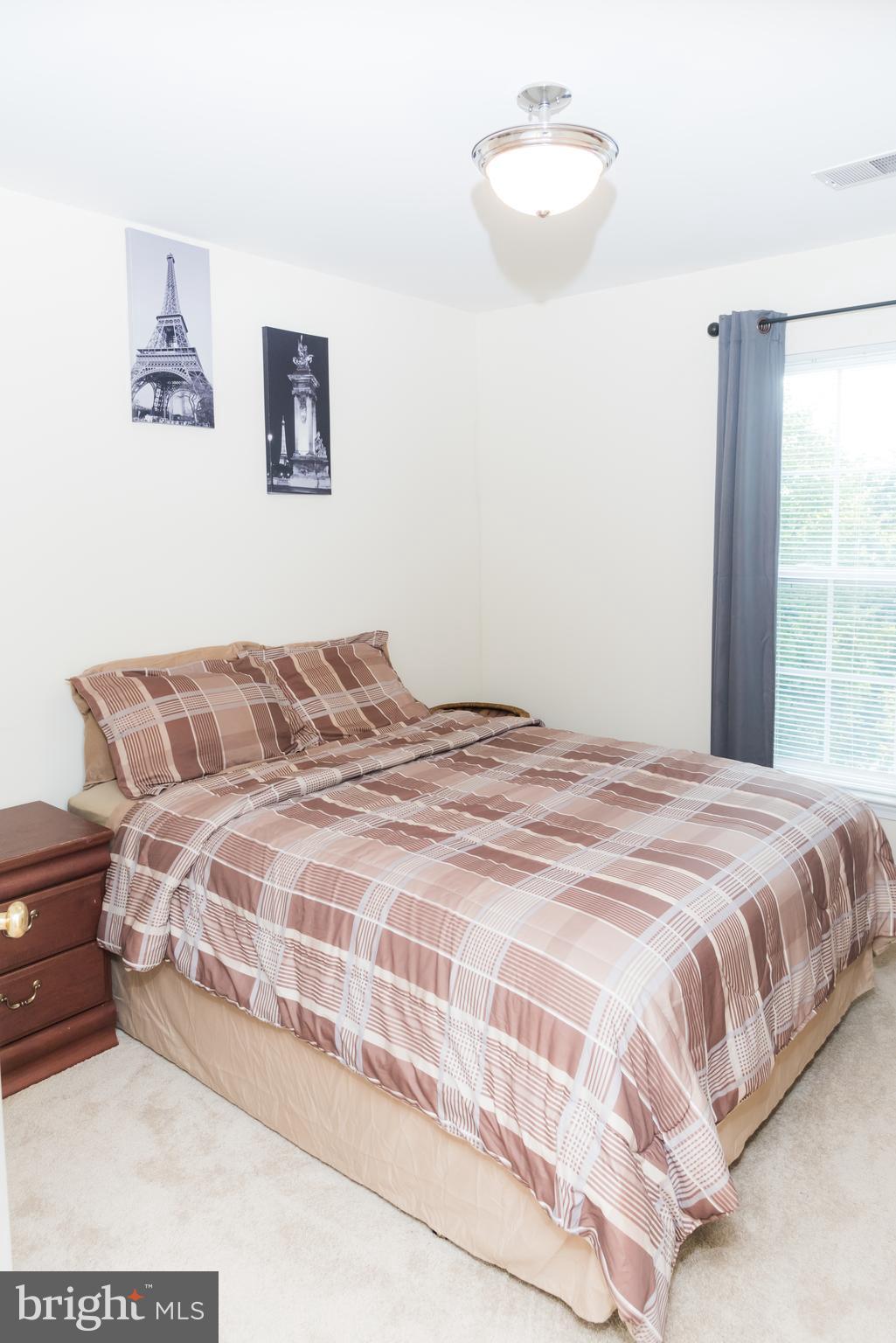 ROSEDALE ESTATES II-PLAT - Residential Lease