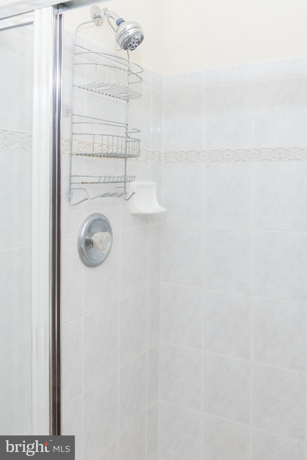 ROSEDALE ESTATES II-PLAT - Residential Lease