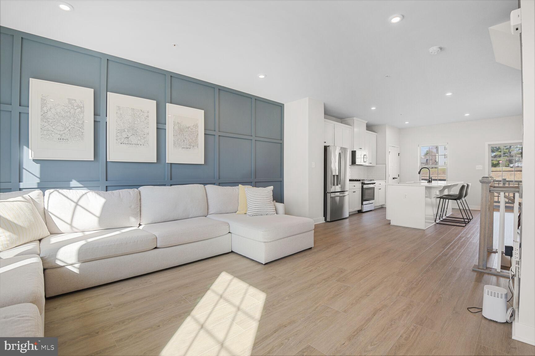 MONTGOMERY VILLAGE - Residential Lease