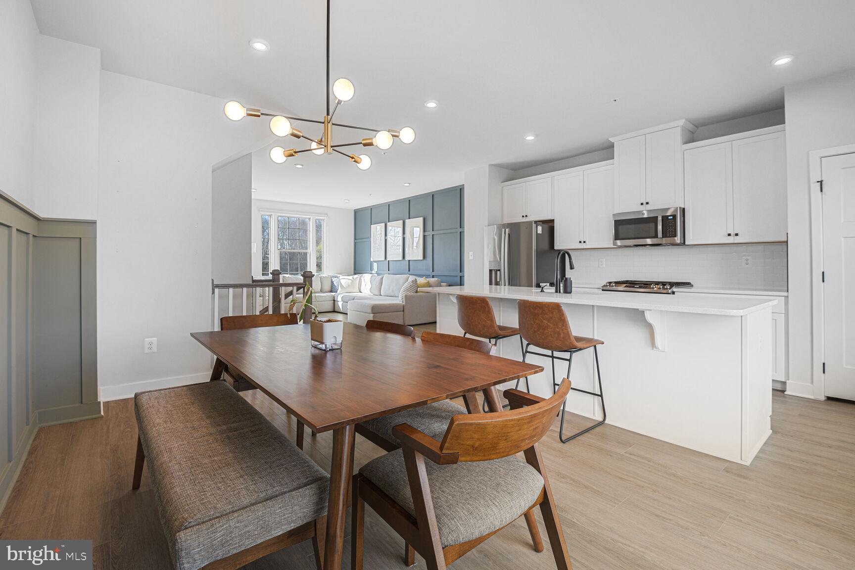 MONTGOMERY VILLAGE - Residential Lease