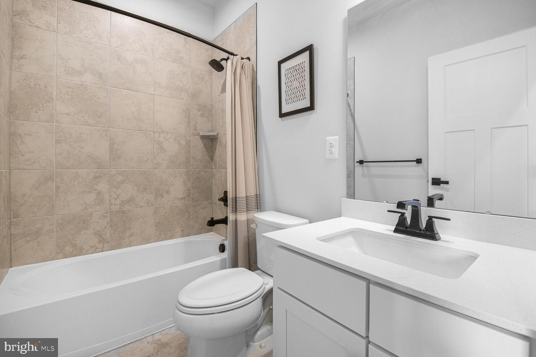 MONTGOMERY VILLAGE - Residential Lease