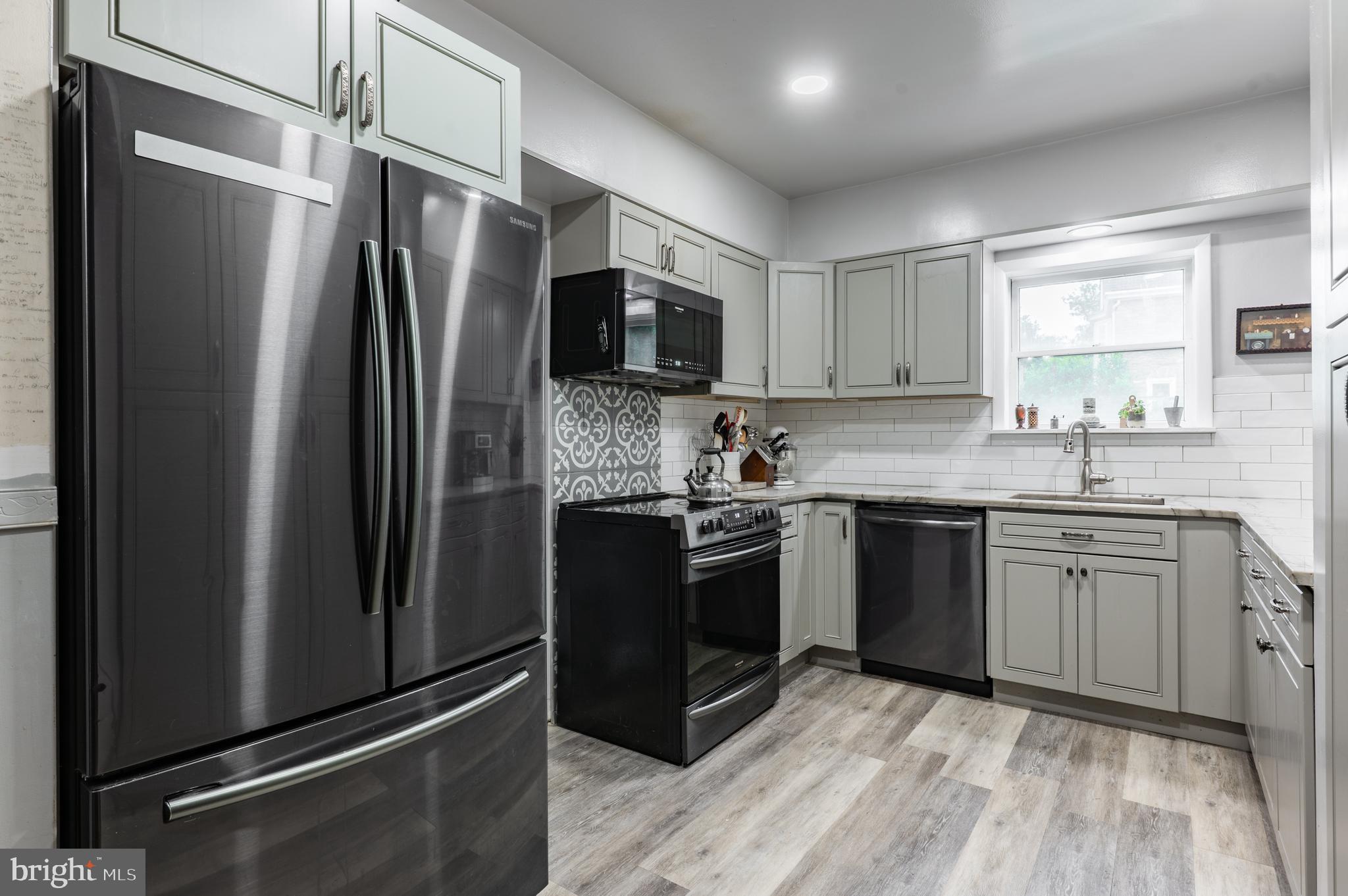GLENSIDE - Residential