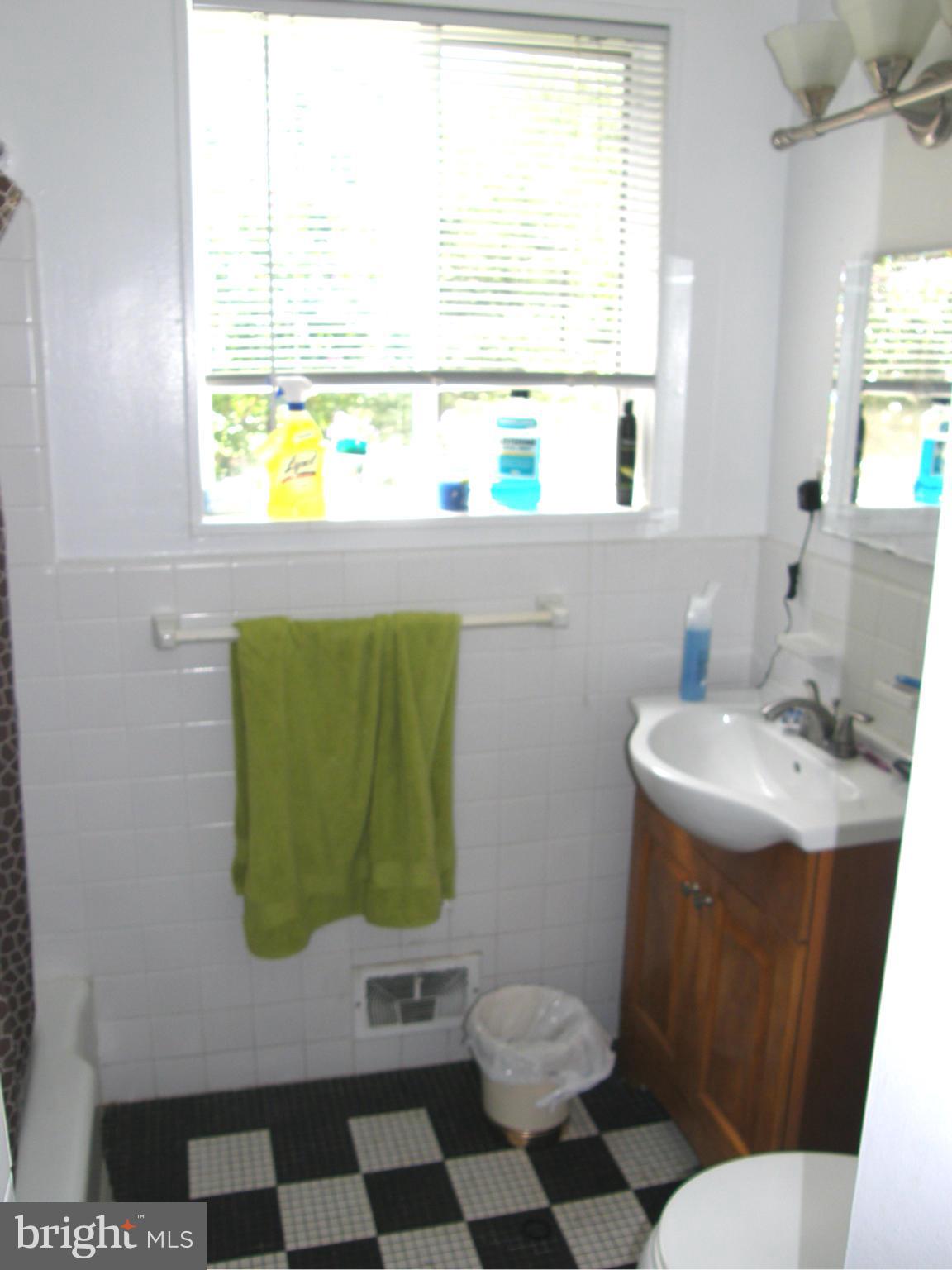 PARKSIDE CONDOMINIUMS - Residential Lease