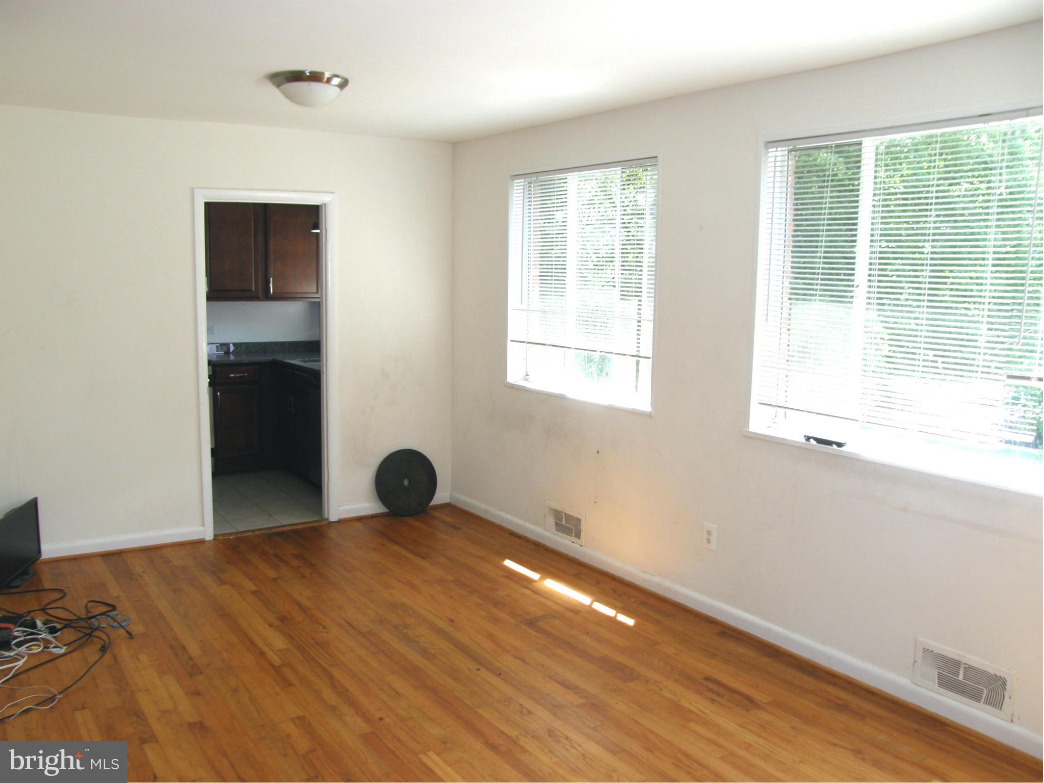 PARKSIDE CONDOMINIUMS - Residential Lease