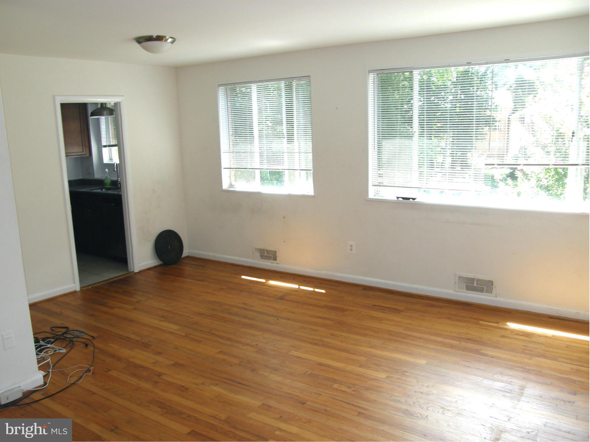 PARKSIDE CONDOMINIUMS - Residential Lease