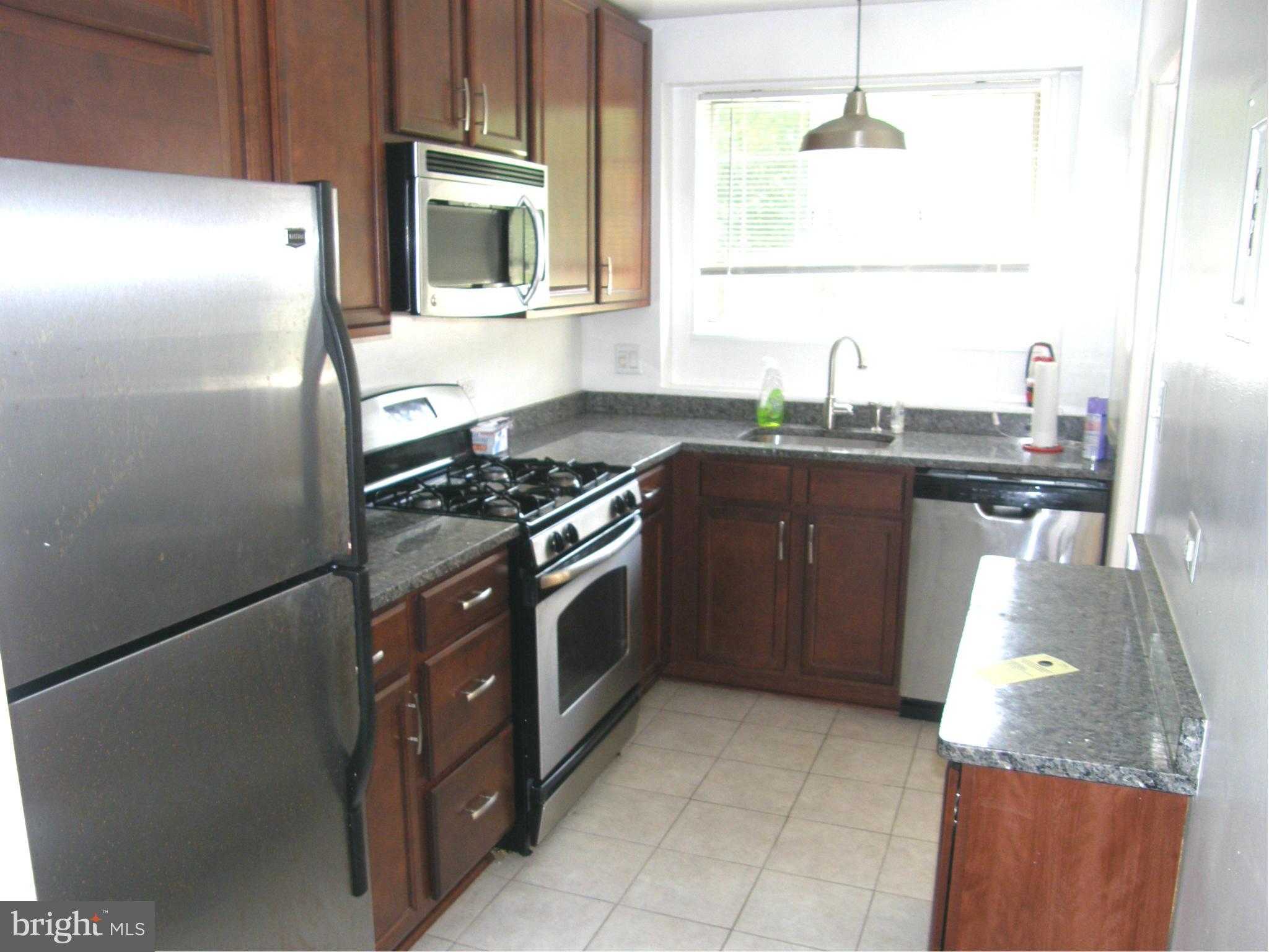 PARKSIDE CONDOMINIUMS - Residential Lease