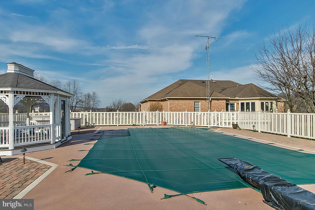 TUSCARORA HILLS - Residential