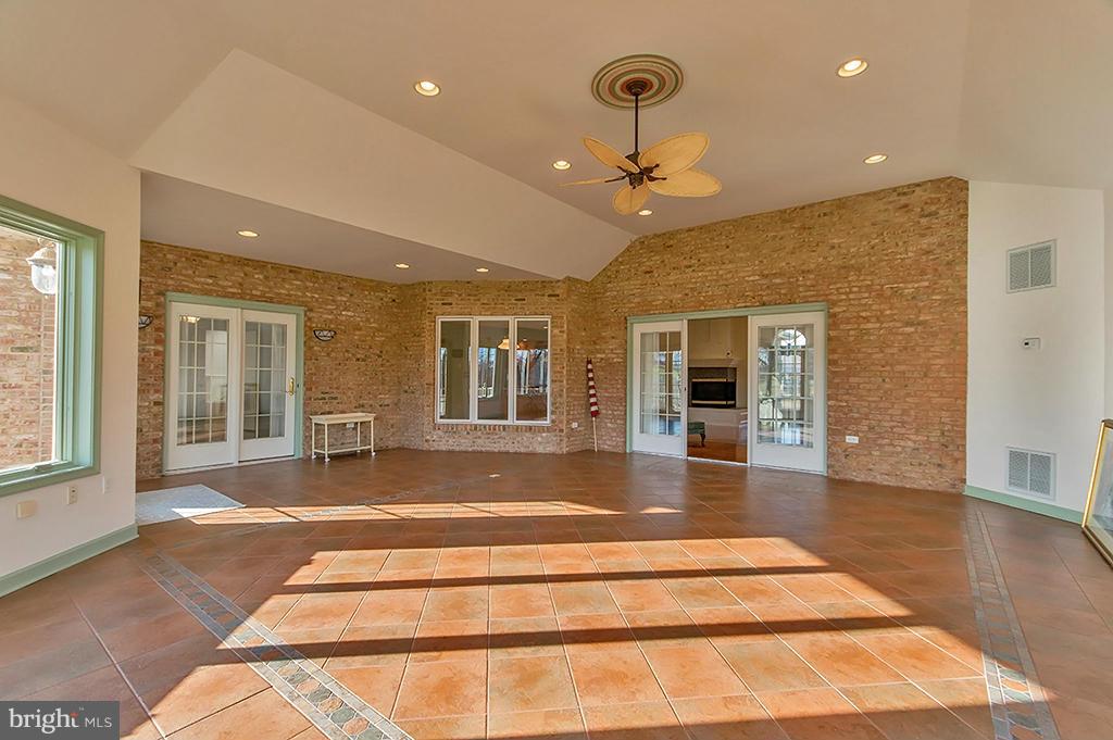 TUSCARORA HILLS - Residential