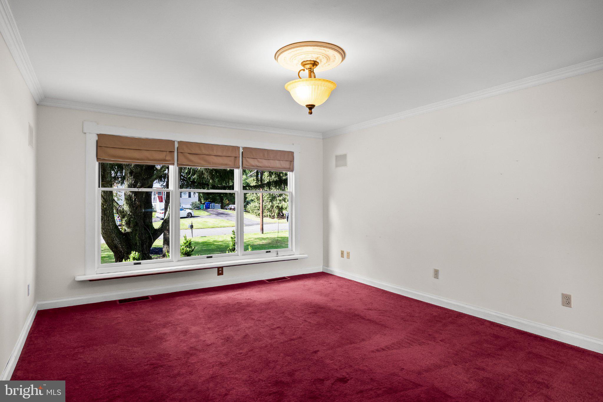 633 ORCHARD WAY