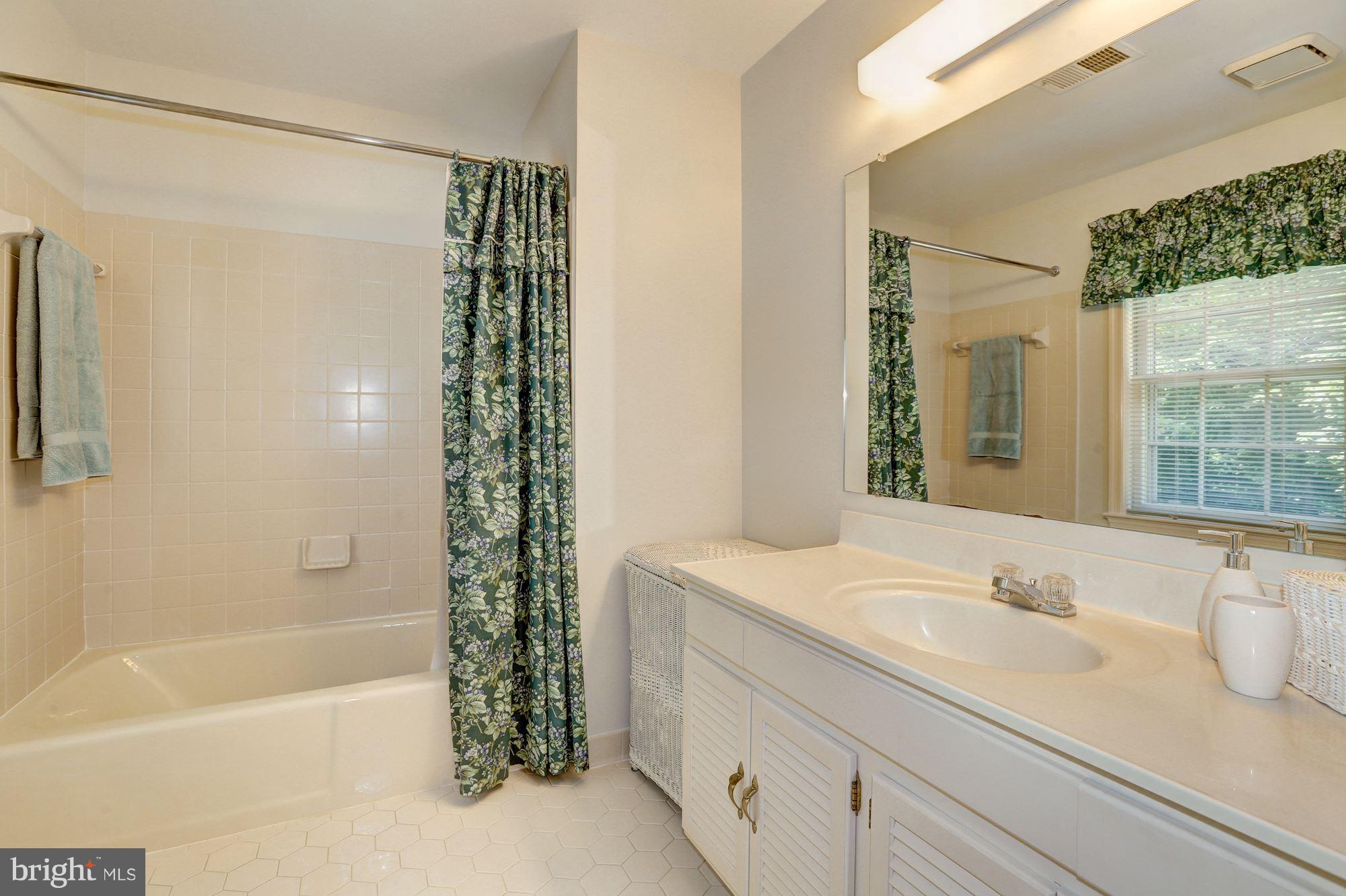 RIVER FALLS - Residential