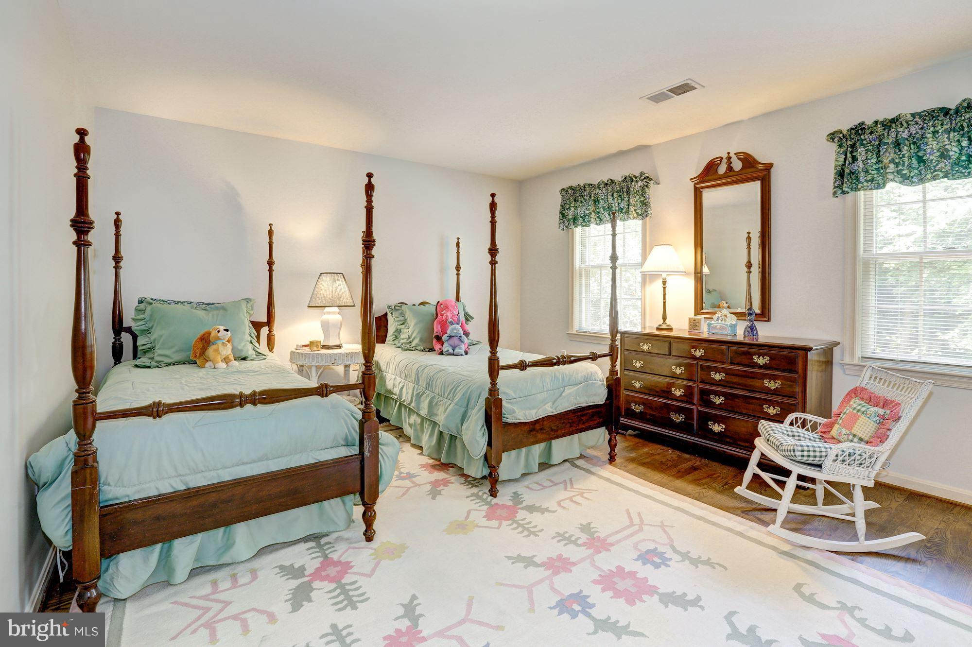 RIVER FALLS - Residential