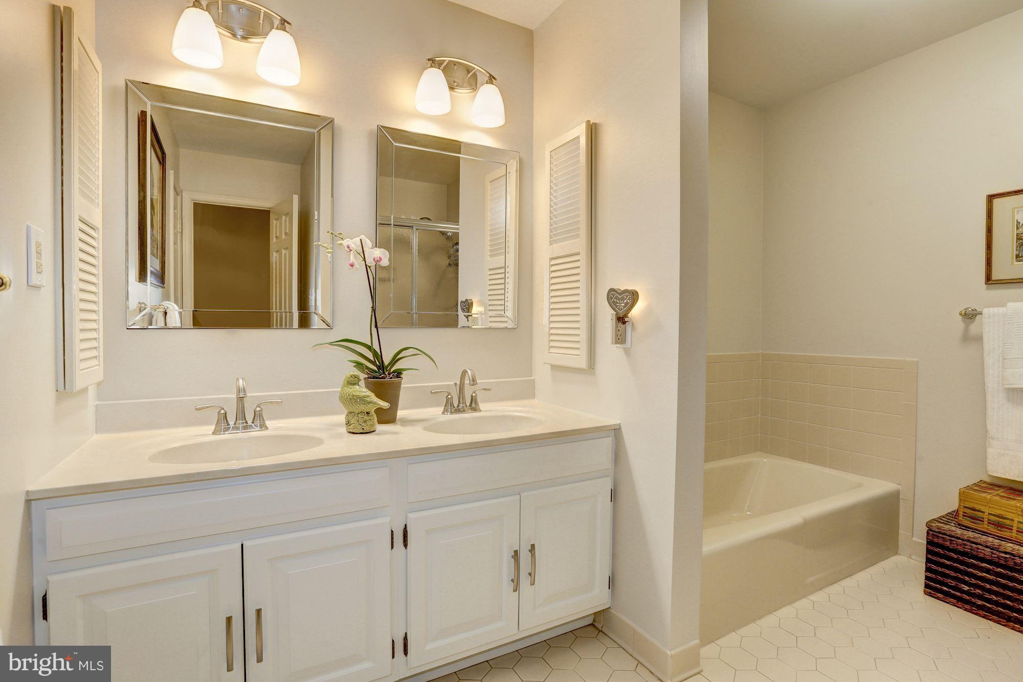 RIVER FALLS - Residential