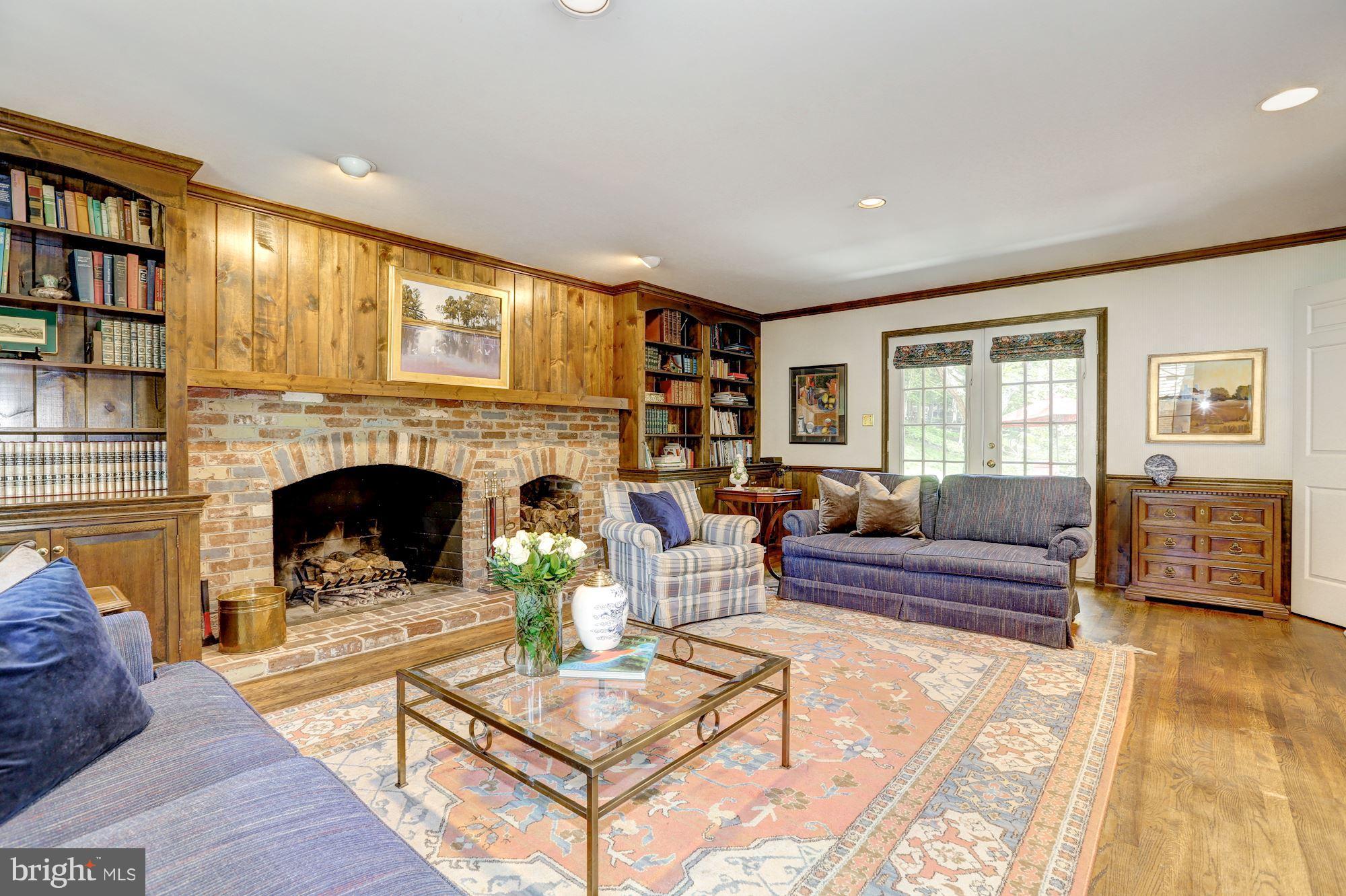 RIVER FALLS - Residential