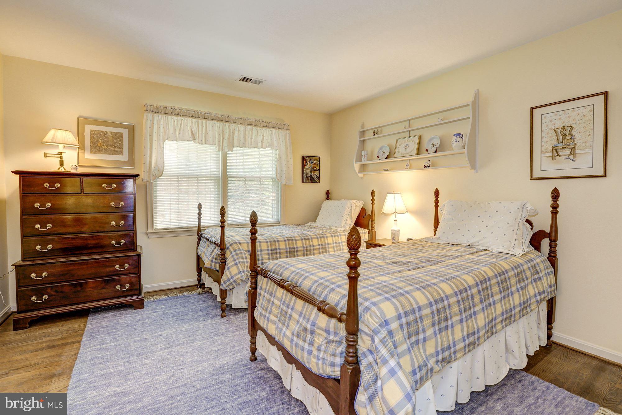 RIVER FALLS - Residential