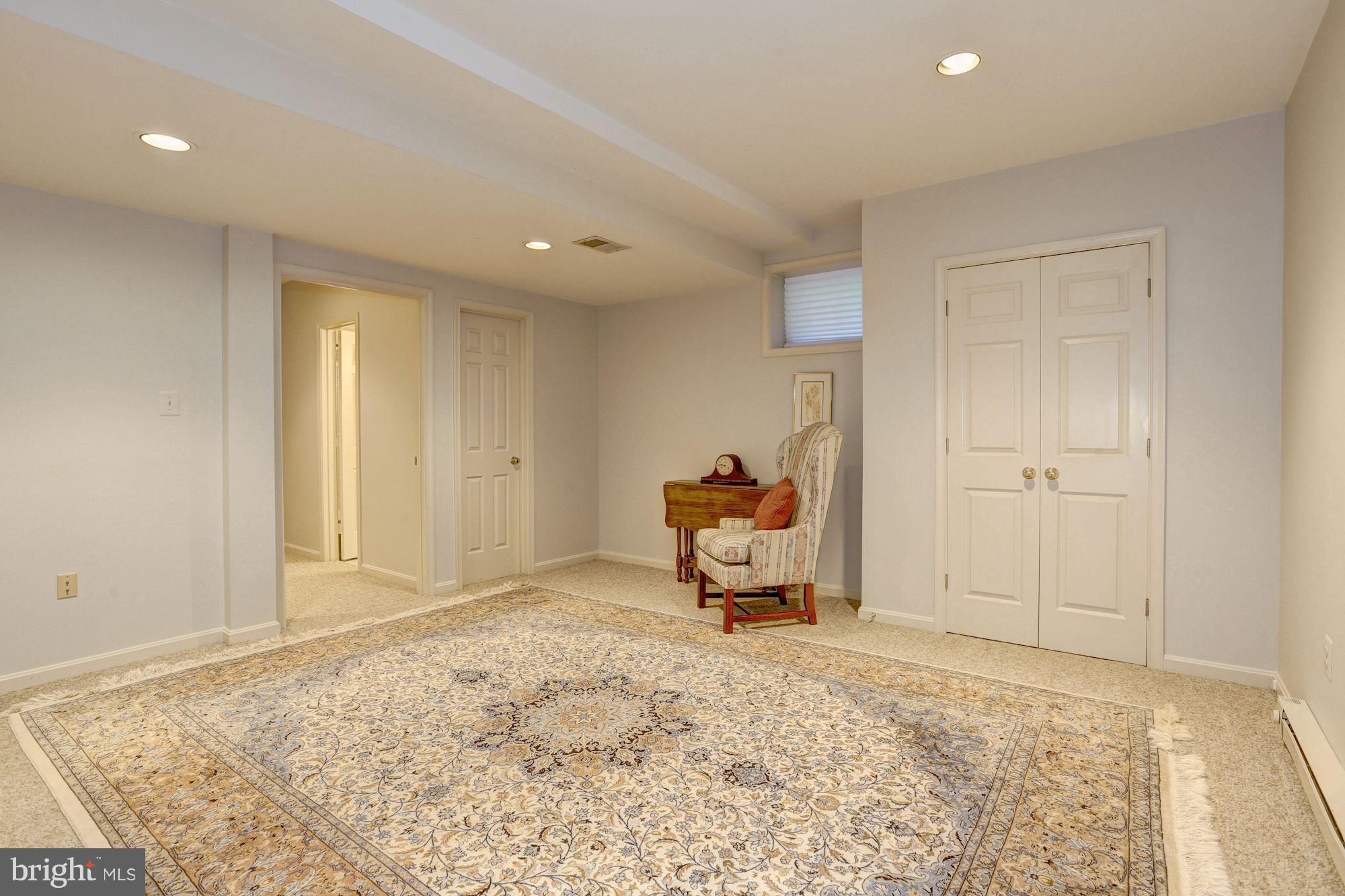 RIVER FALLS - Residential