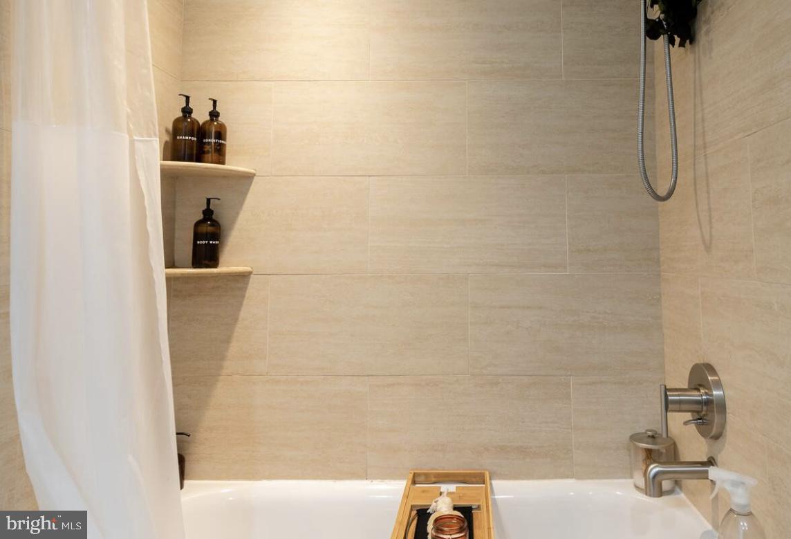 TAYLOR RUN - Residential Lease