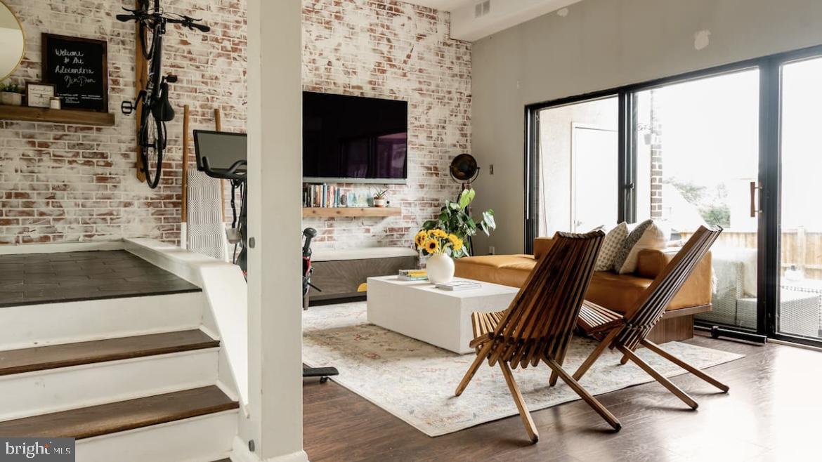 TAYLOR RUN - Residential Lease