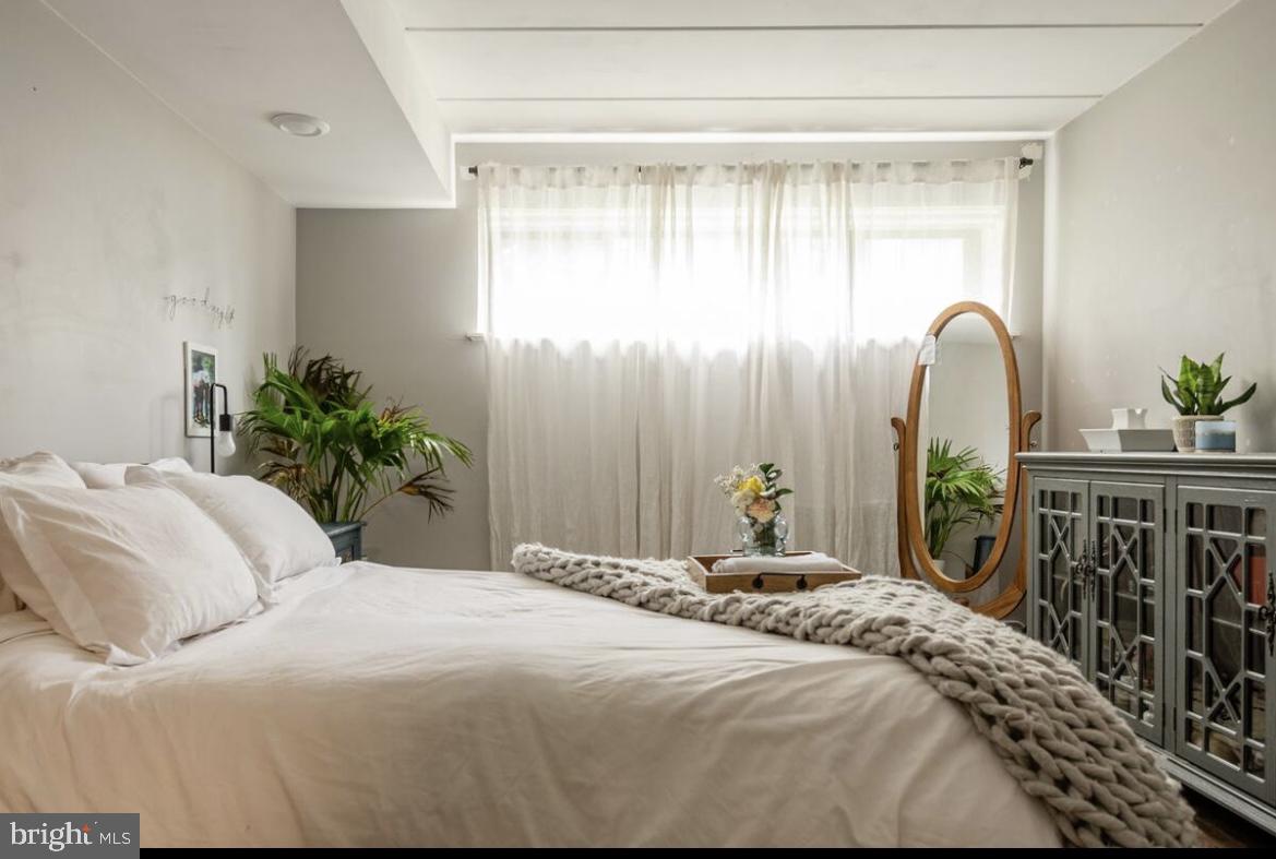 TAYLOR RUN - Residential Lease