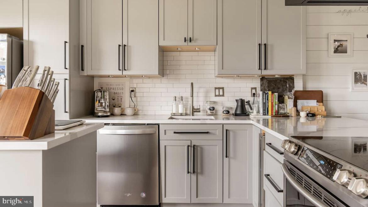 TAYLOR RUN - Residential Lease