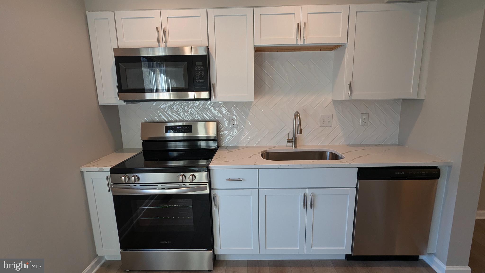 KIMBERLY WOODS VILLAGE - Residential