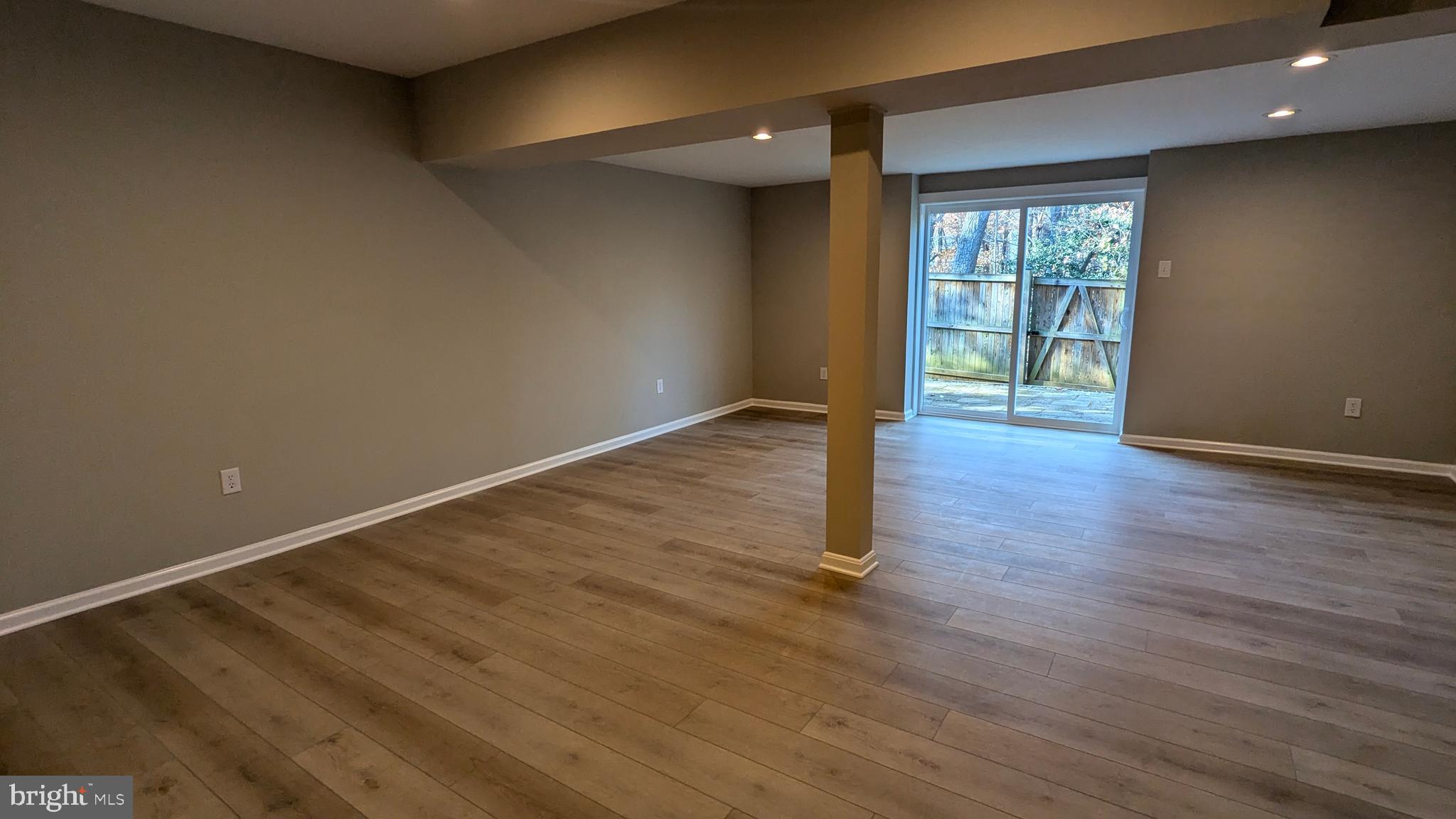 KIMBERLY WOODS VILLAGE - Residential