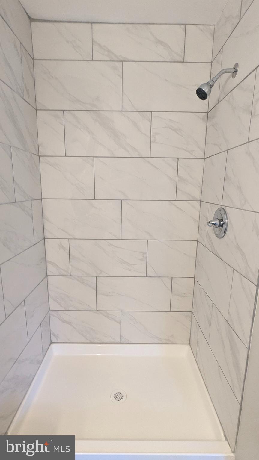 KIMBERLY WOODS VILLAGE - Residential