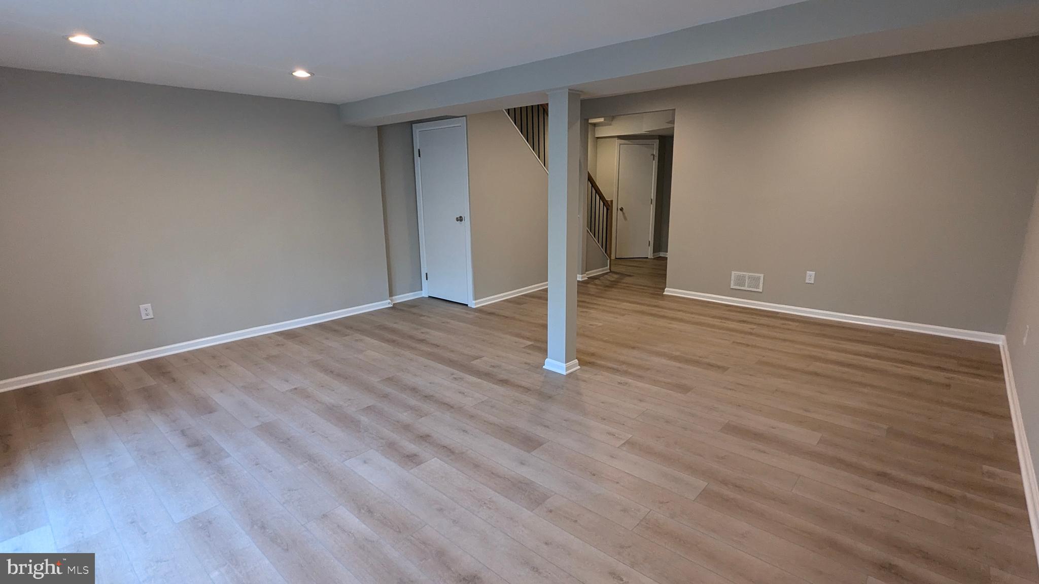 KIMBERLY WOODS VILLAGE - Residential