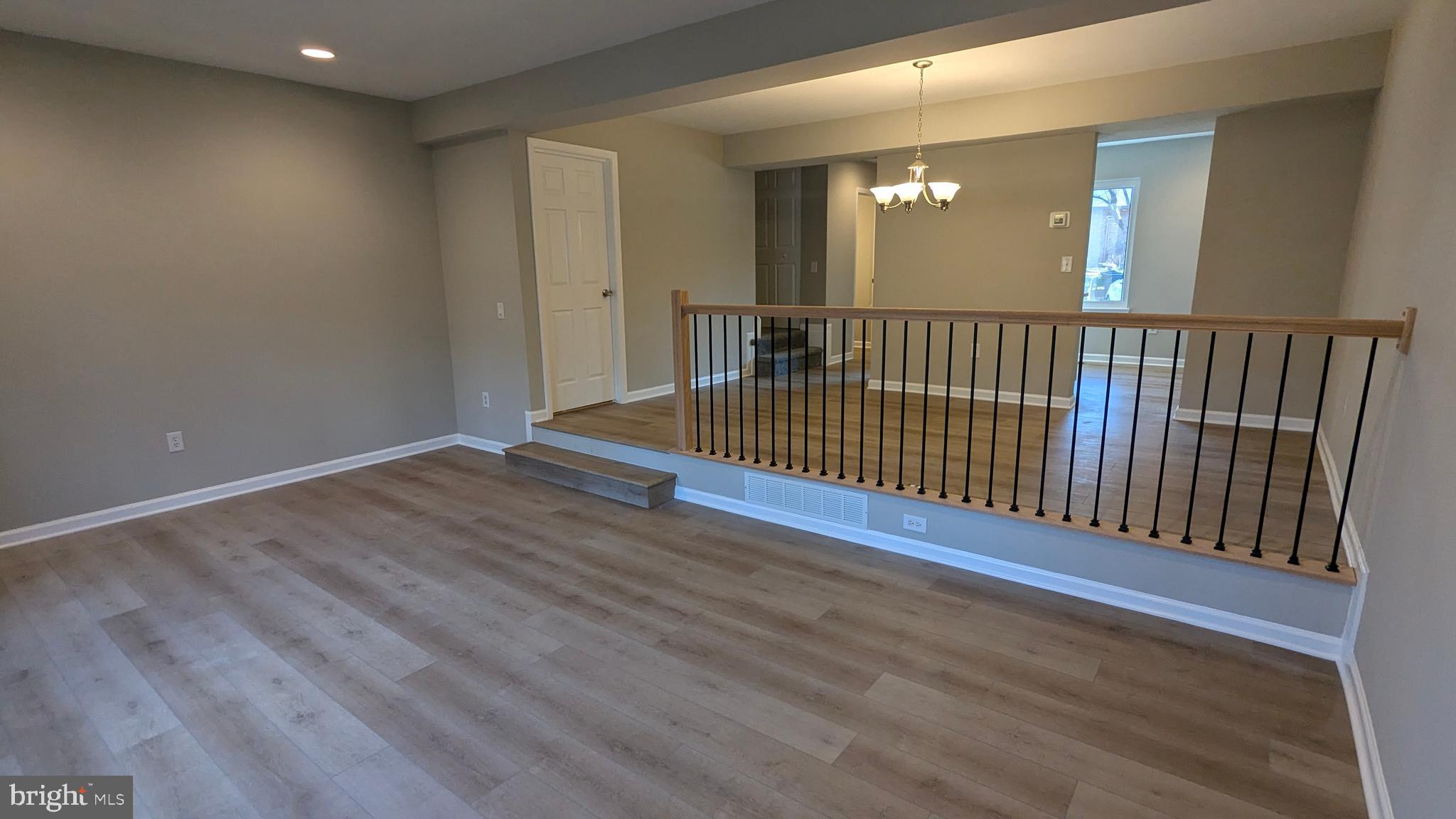 KIMBERLY WOODS VILLAGE - Residential