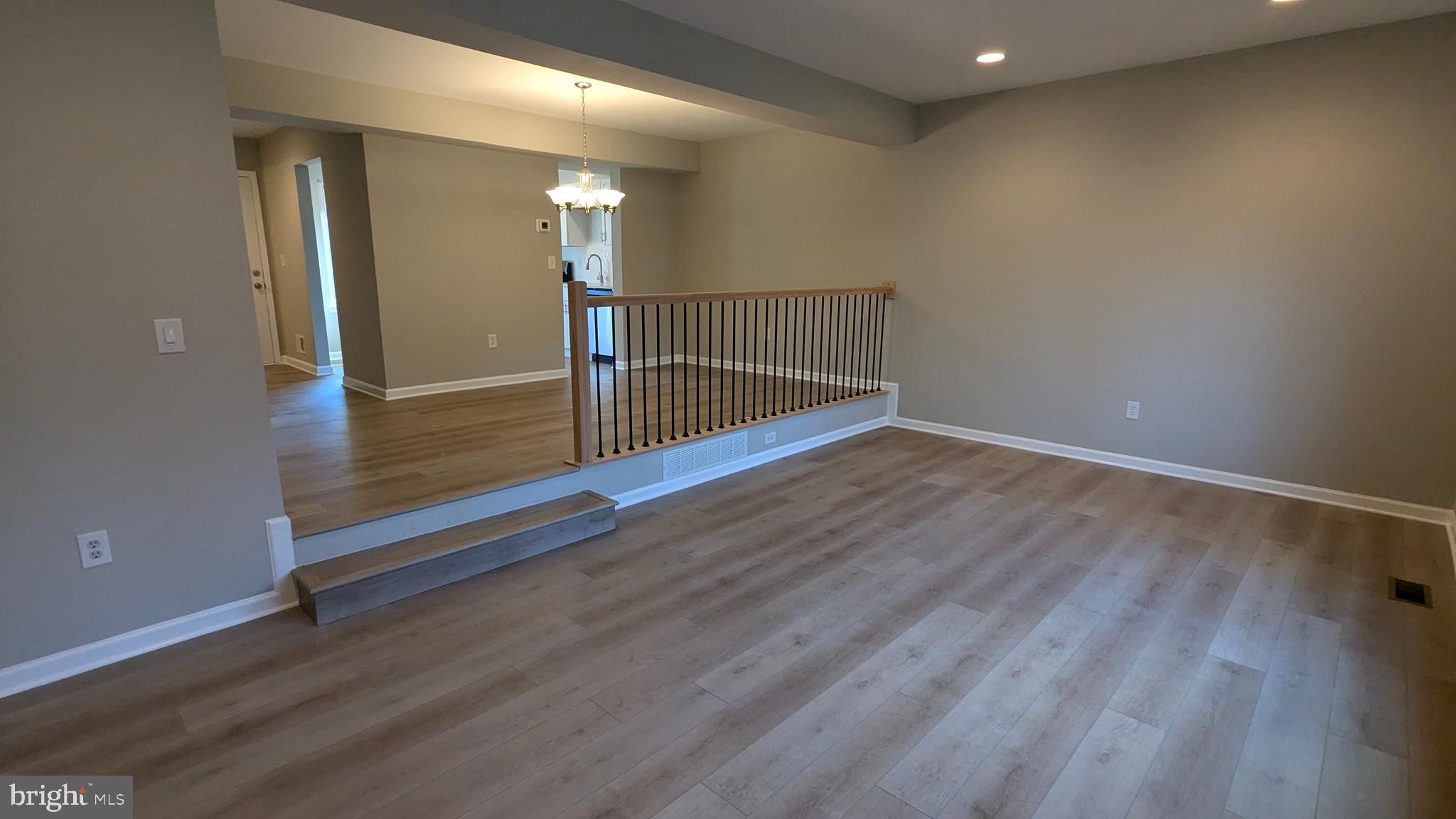 KIMBERLY WOODS VILLAGE - Residential