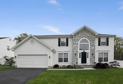 Photo of 1019 Bonnie Blue Circle, WILLIAMSTOWN, NJ 08094 (MLS # NJGL2071694)