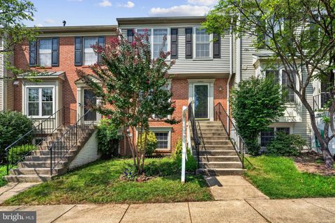 Photo of 45547 Hutchens Square, STERLING, VA 20166 (MLS # VALO2131220)