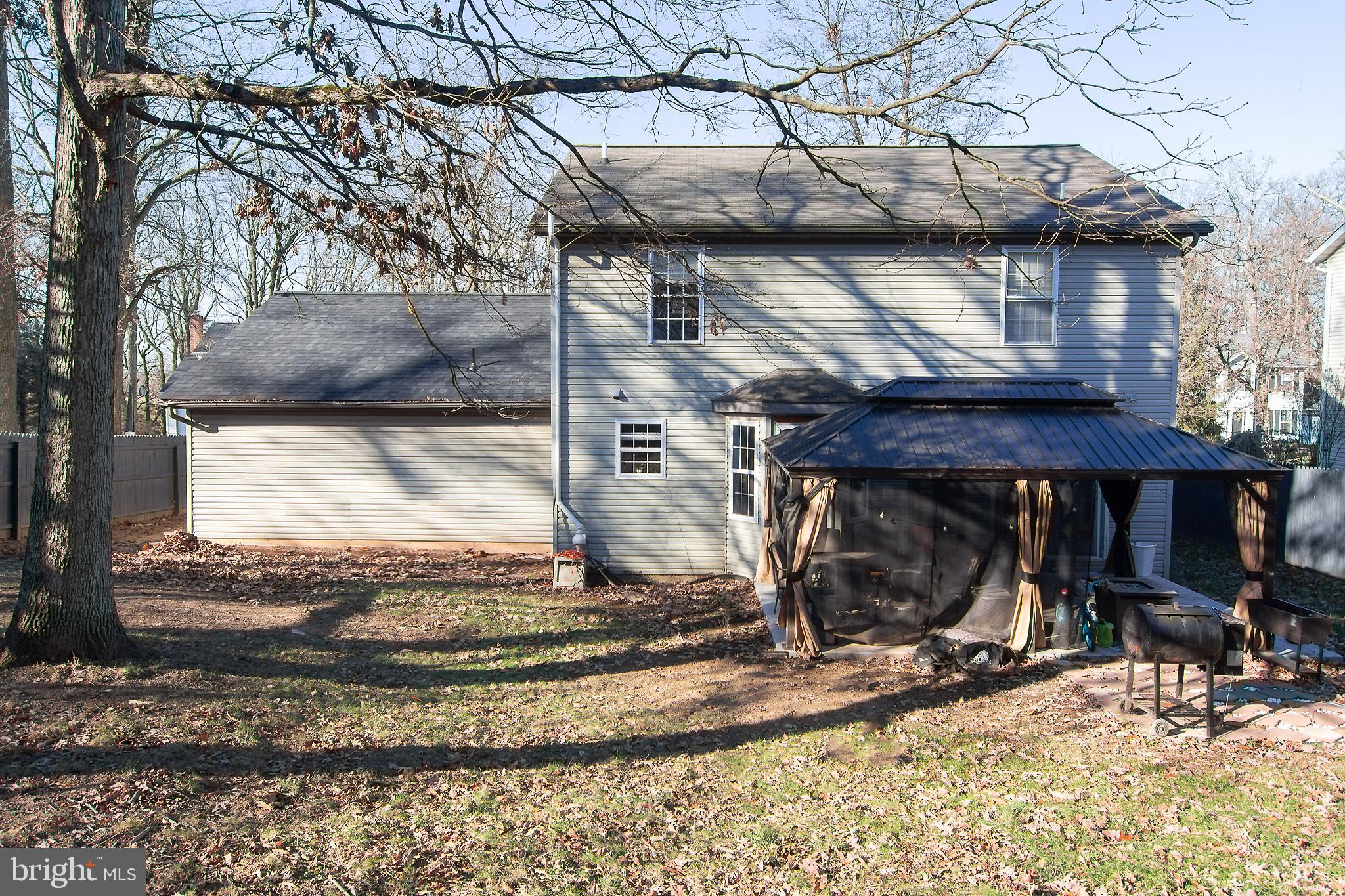 HALL ESTATES III - Residential