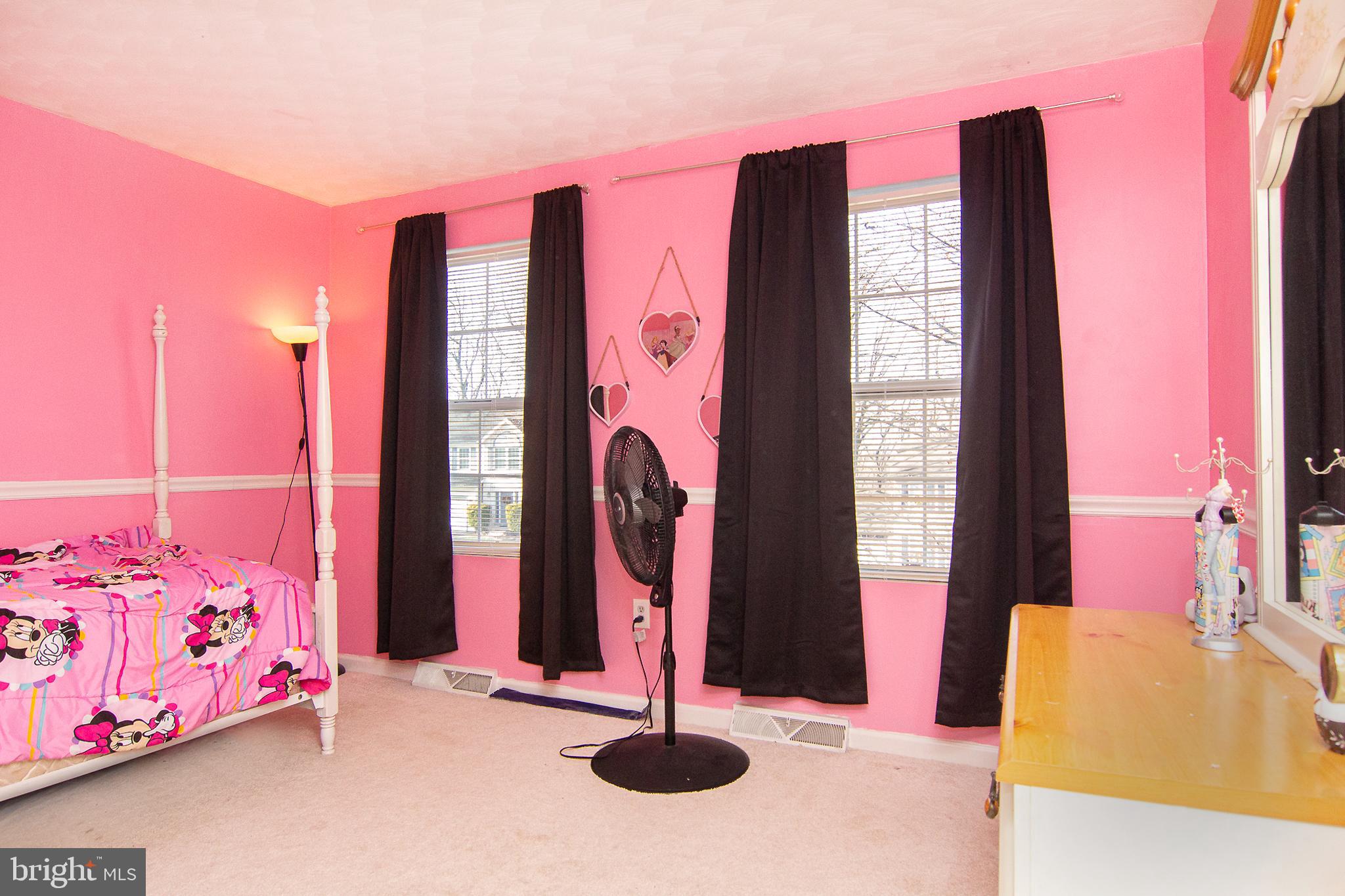 HALL ESTATES III - Residential