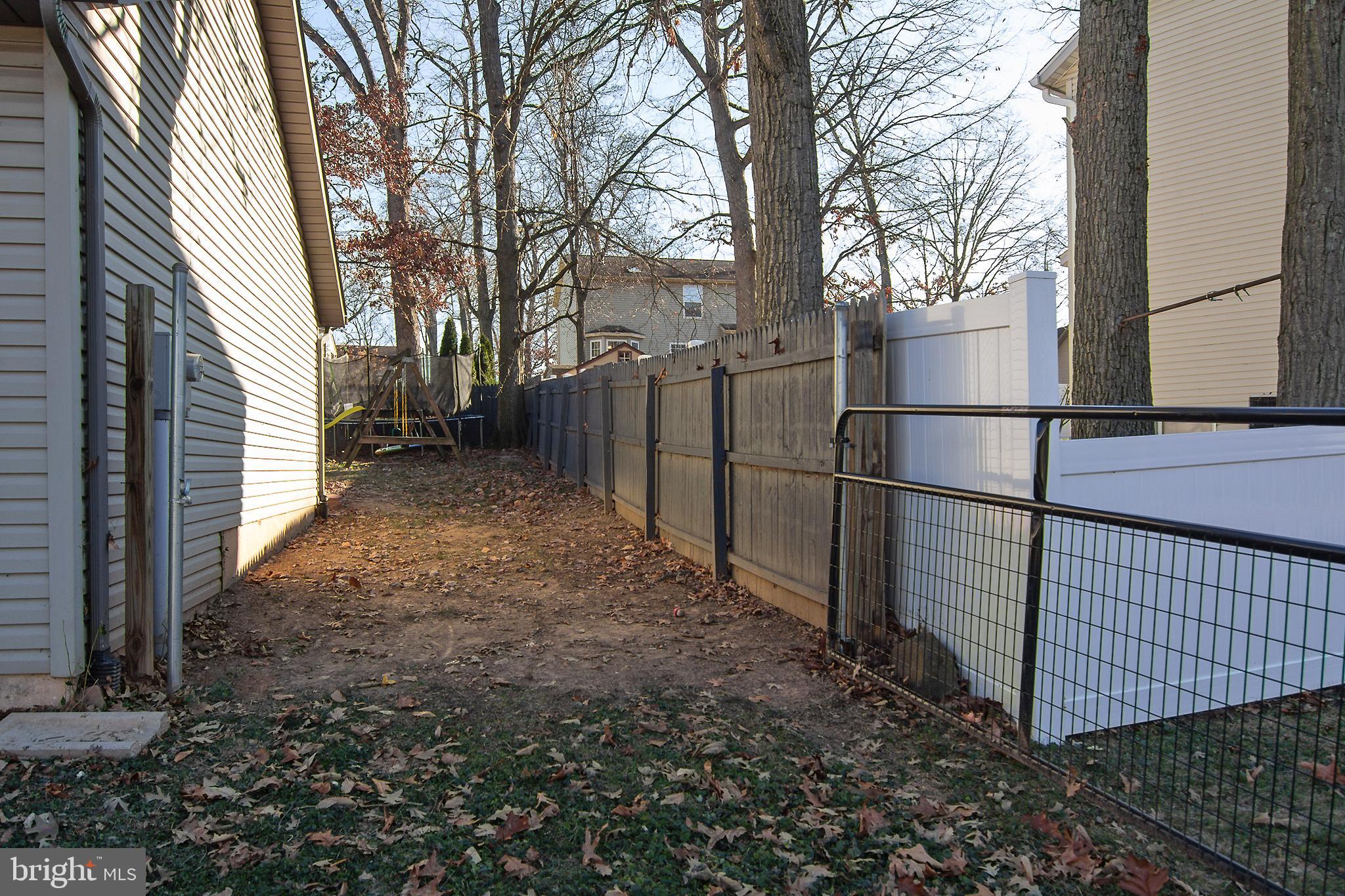 HALL ESTATES III - Residential