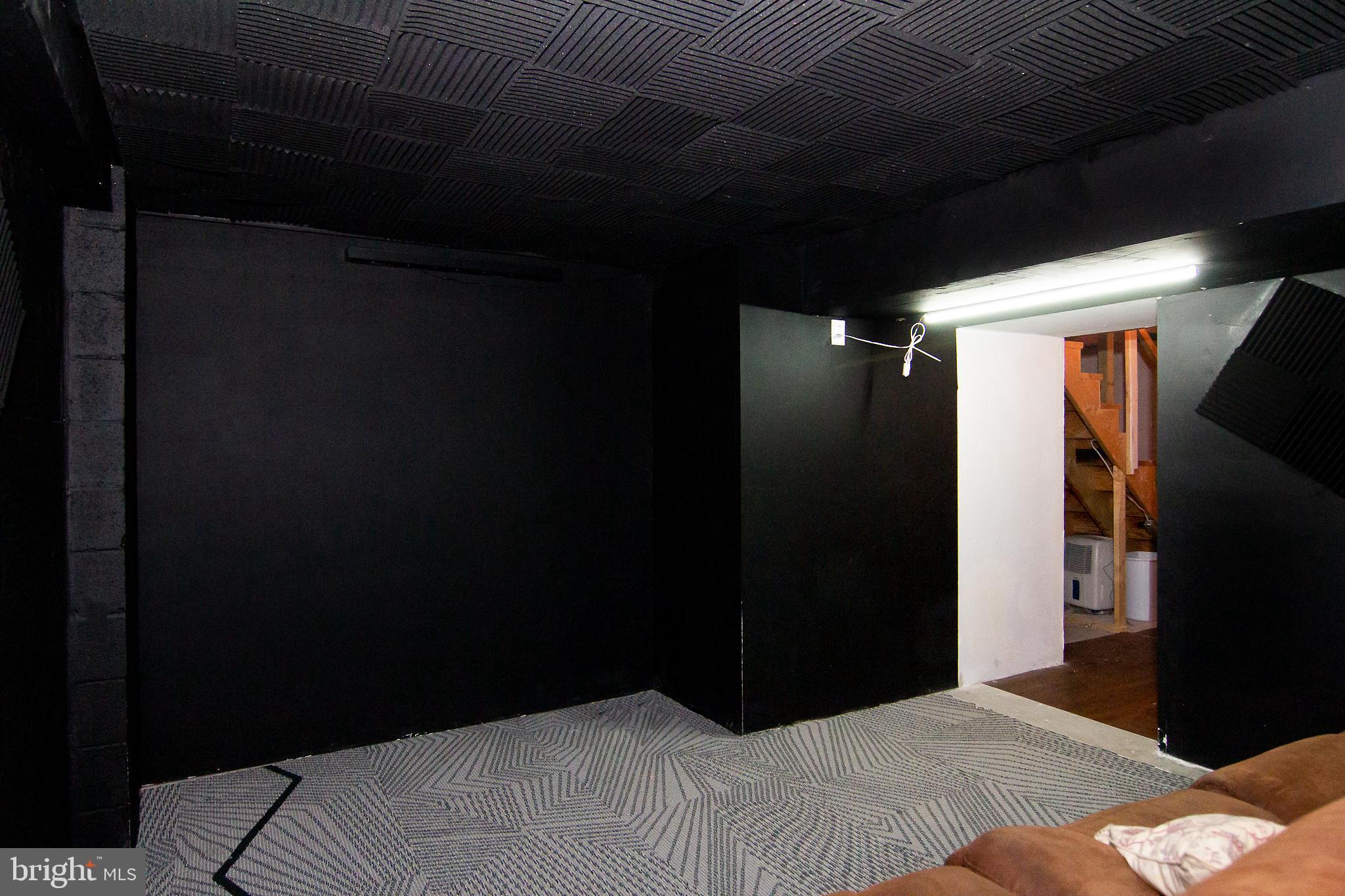 HALL ESTATES III - Residential