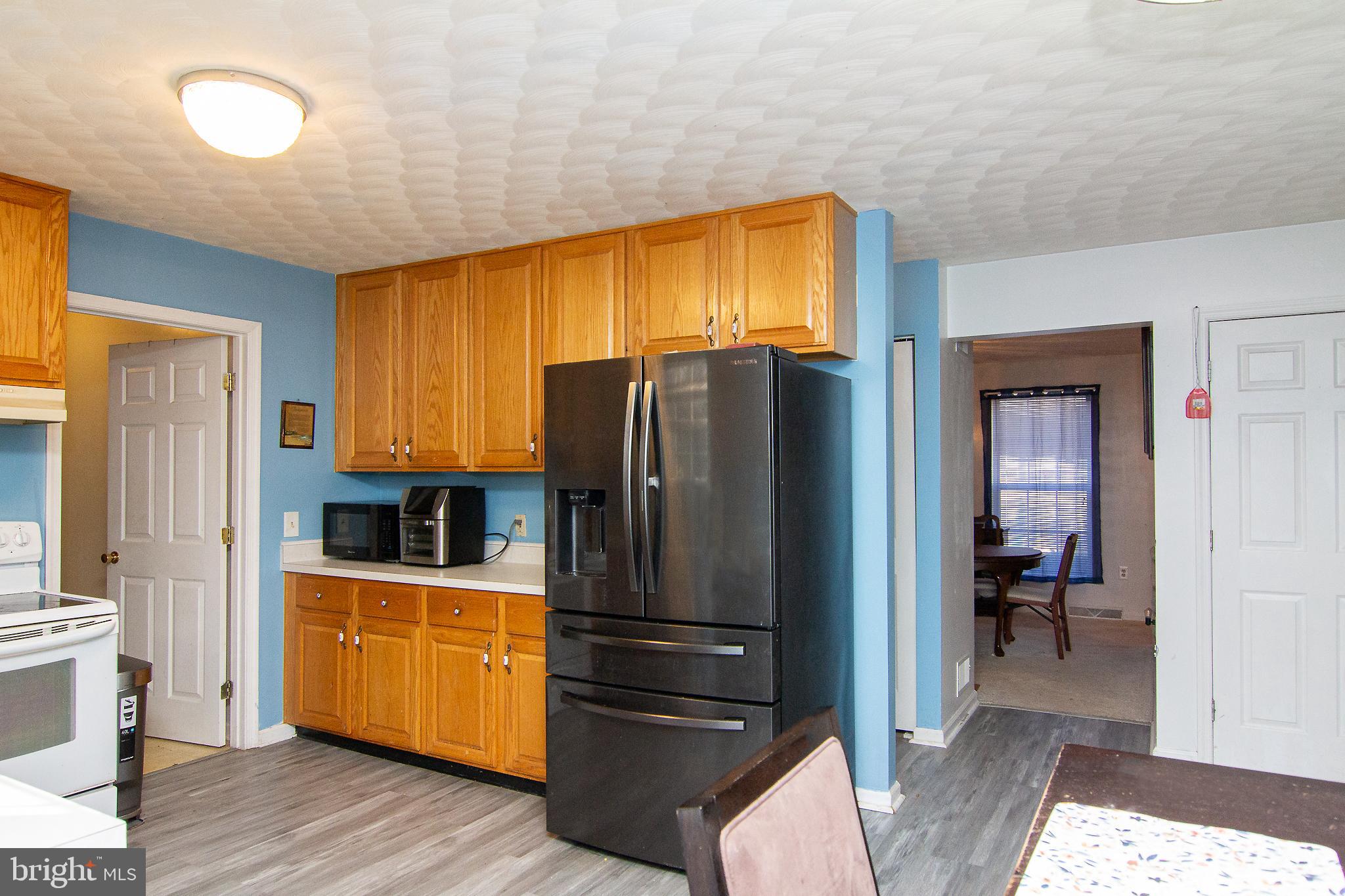 HALL ESTATES III - Residential