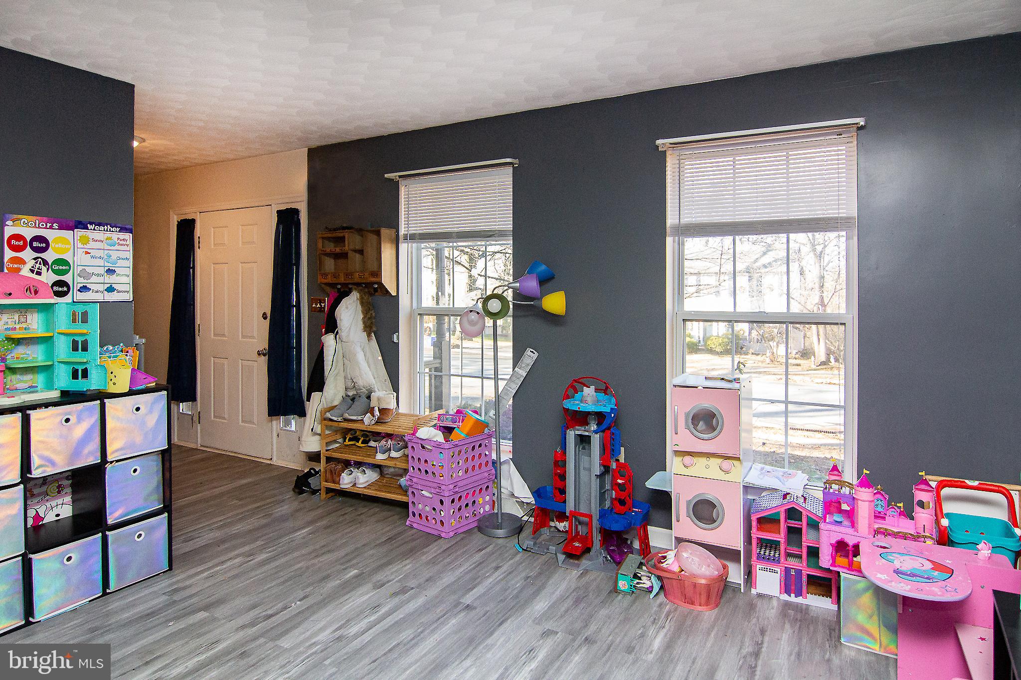 HALL ESTATES III - Residential