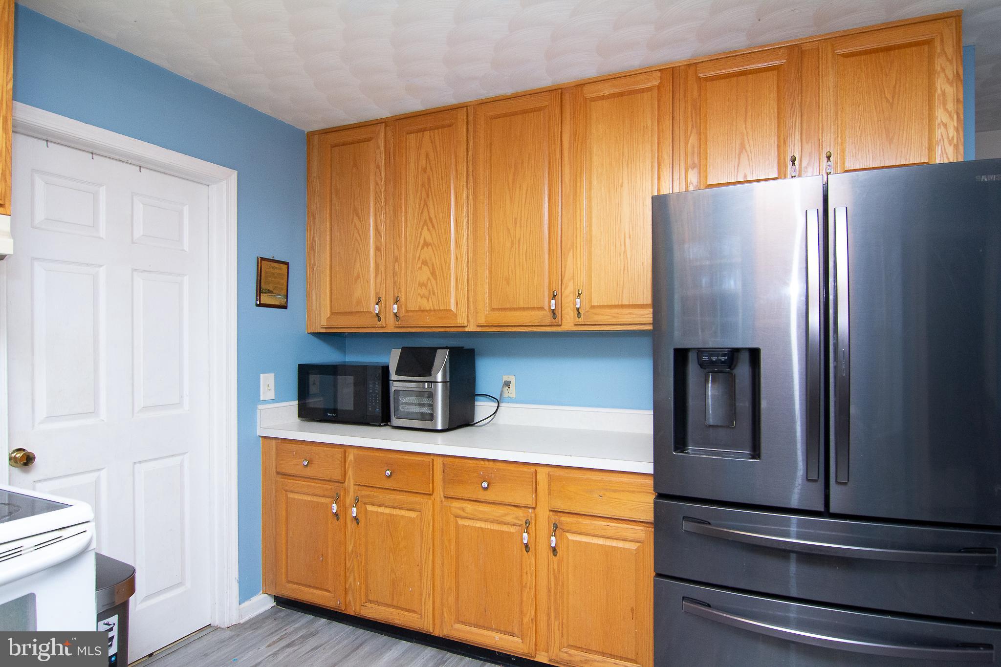 HALL ESTATES III - Residential