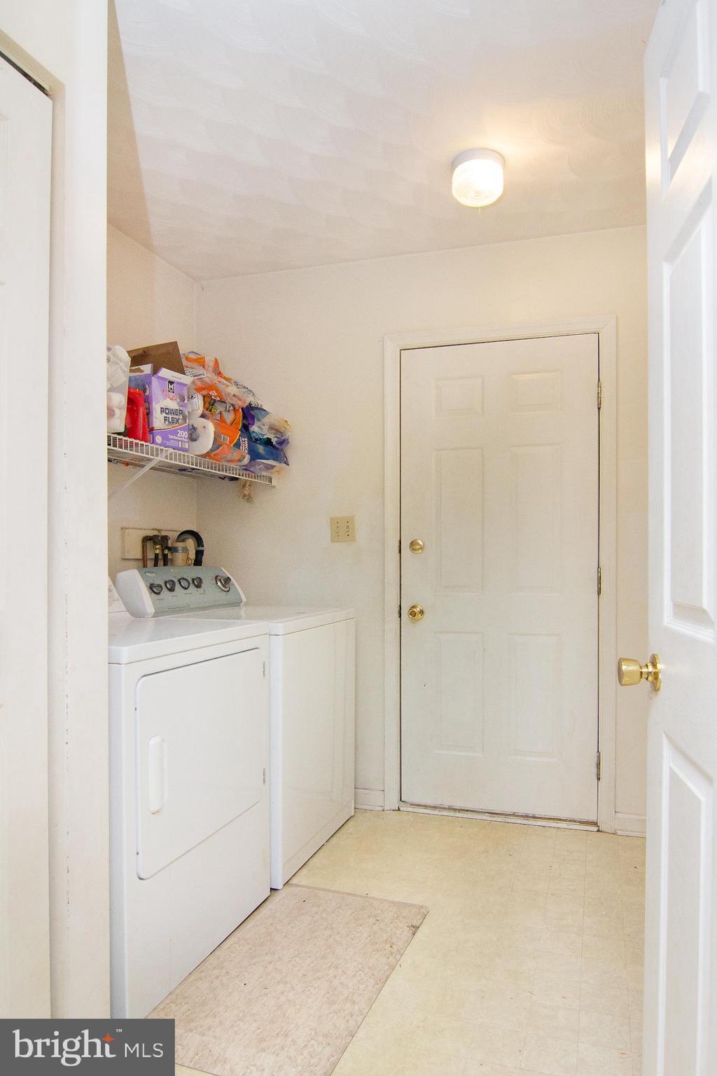 HALL ESTATES III - Residential