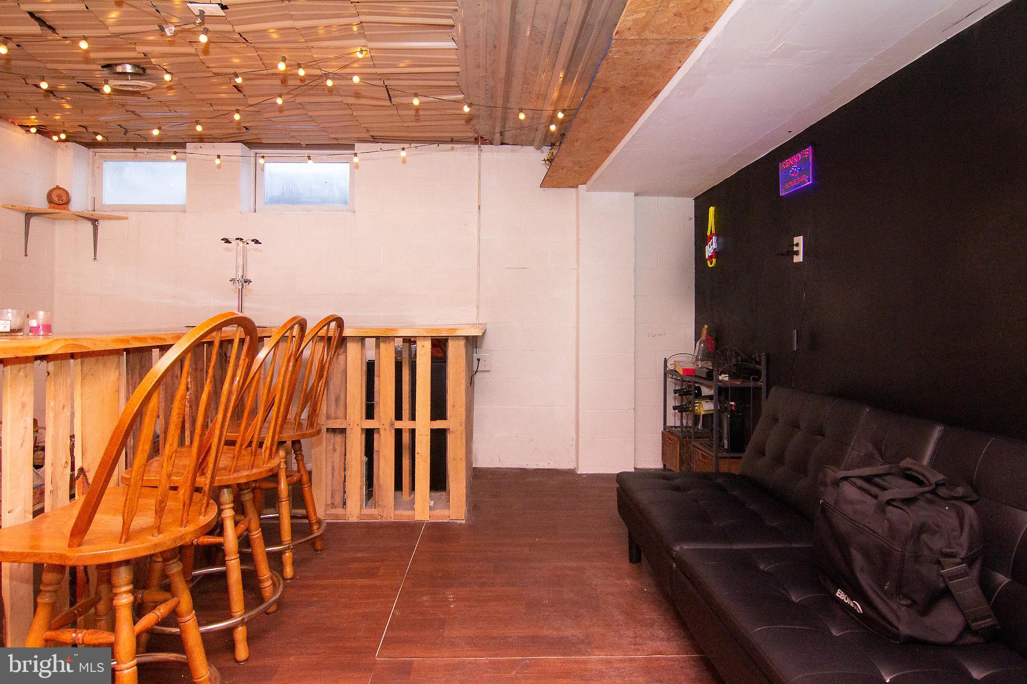 HALL ESTATES III - Residential