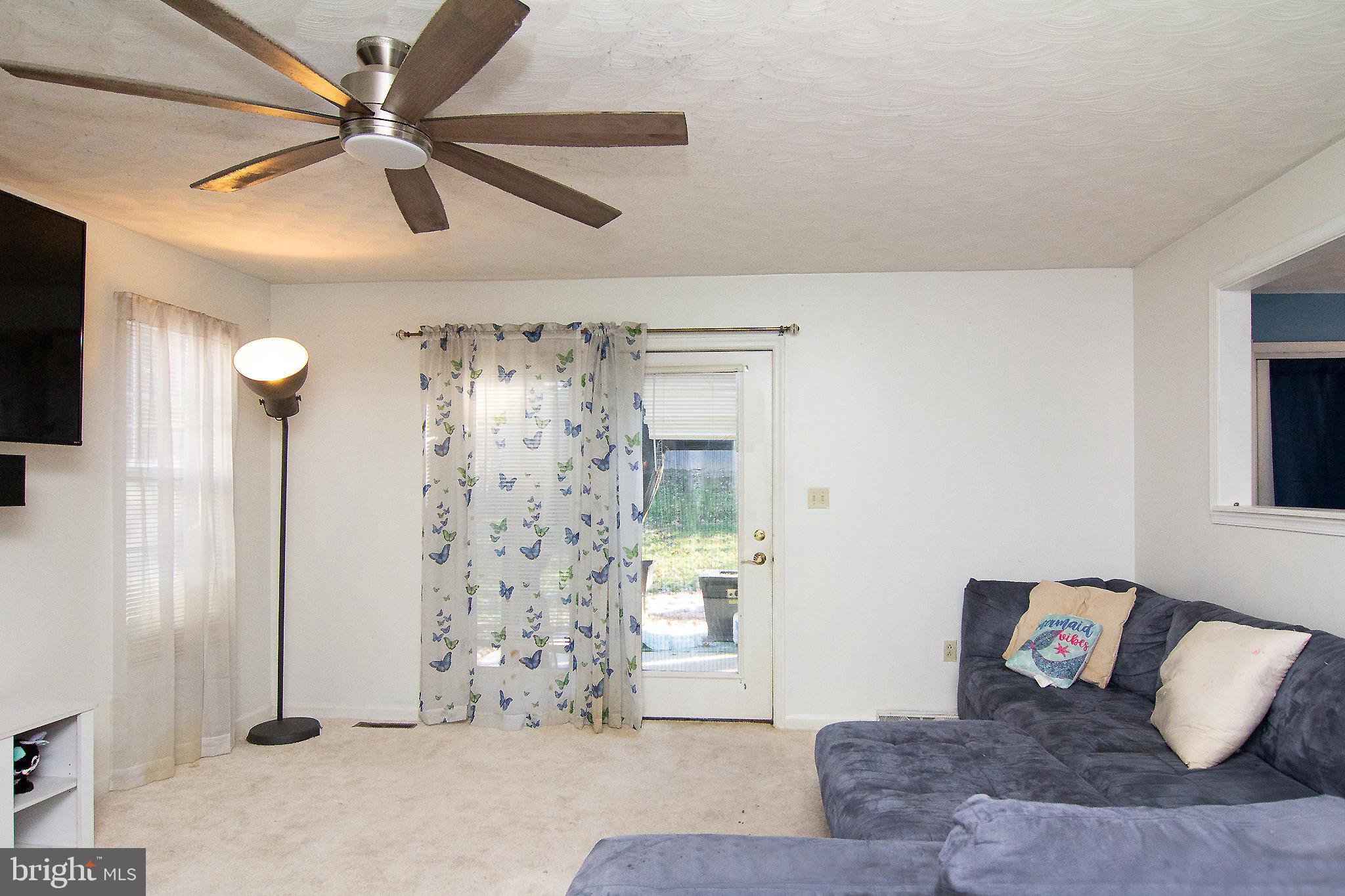 HALL ESTATES III - Residential