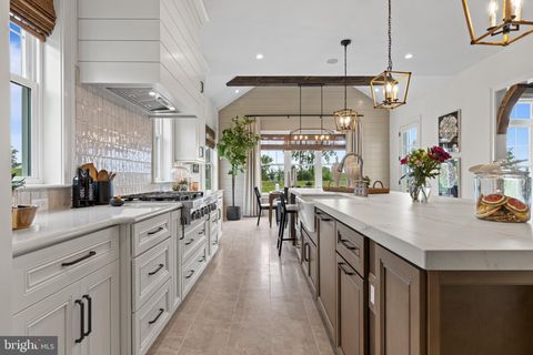 Homes For Sale - 145 Lexington Manor Mnr<br/> GLENMOORE, PA 19343